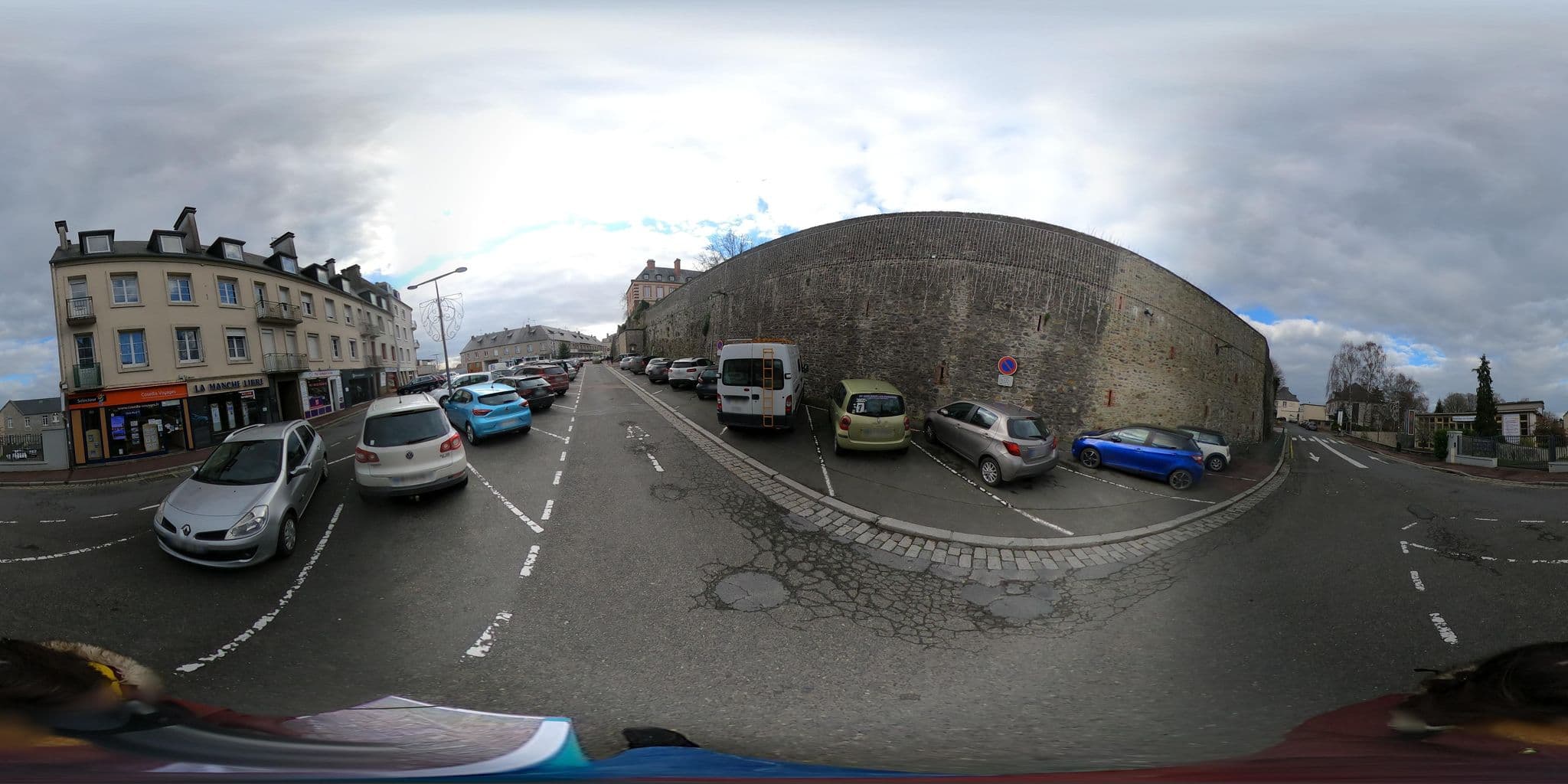 Street view near Selectour - Cosédia Voyages, Coutances — © arteragence (CC BY-SA · Mapillary)