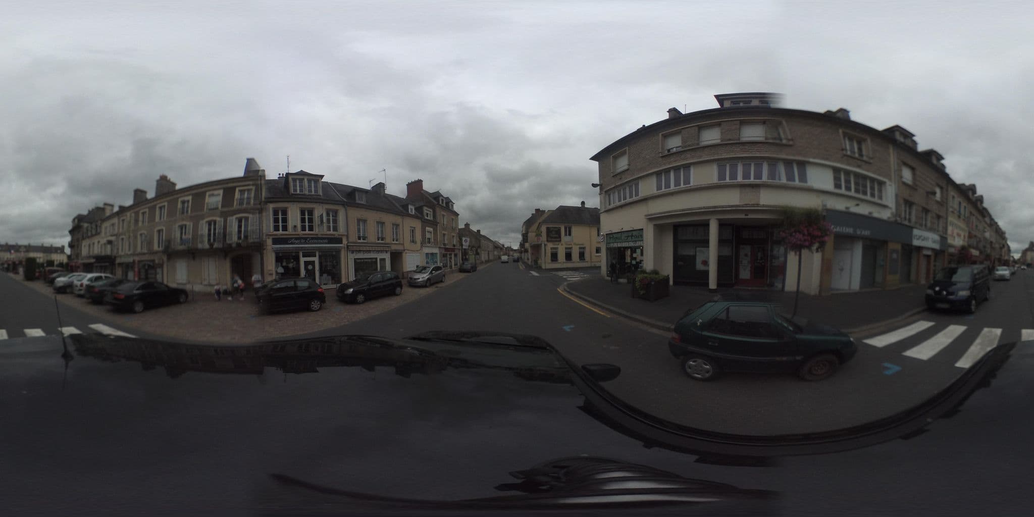 Street view near Le Pont de l'Aure, Isigny-sur-Mer — © arteragence (CC BY-SA · Mapillary)