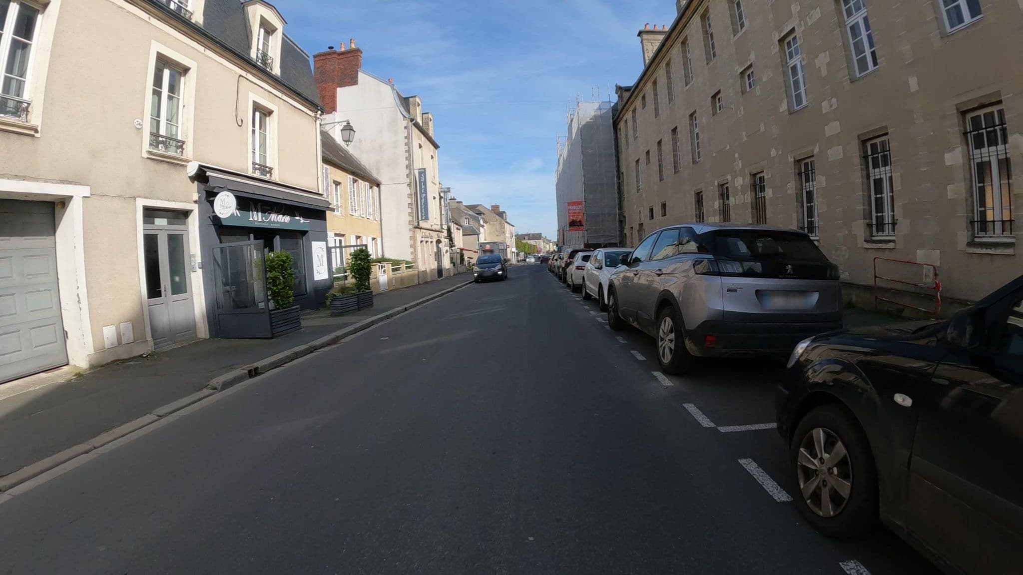 Street view near Hôtel le Continental, Bayeux — © Nzau (CC BY-SA · Mapillary)