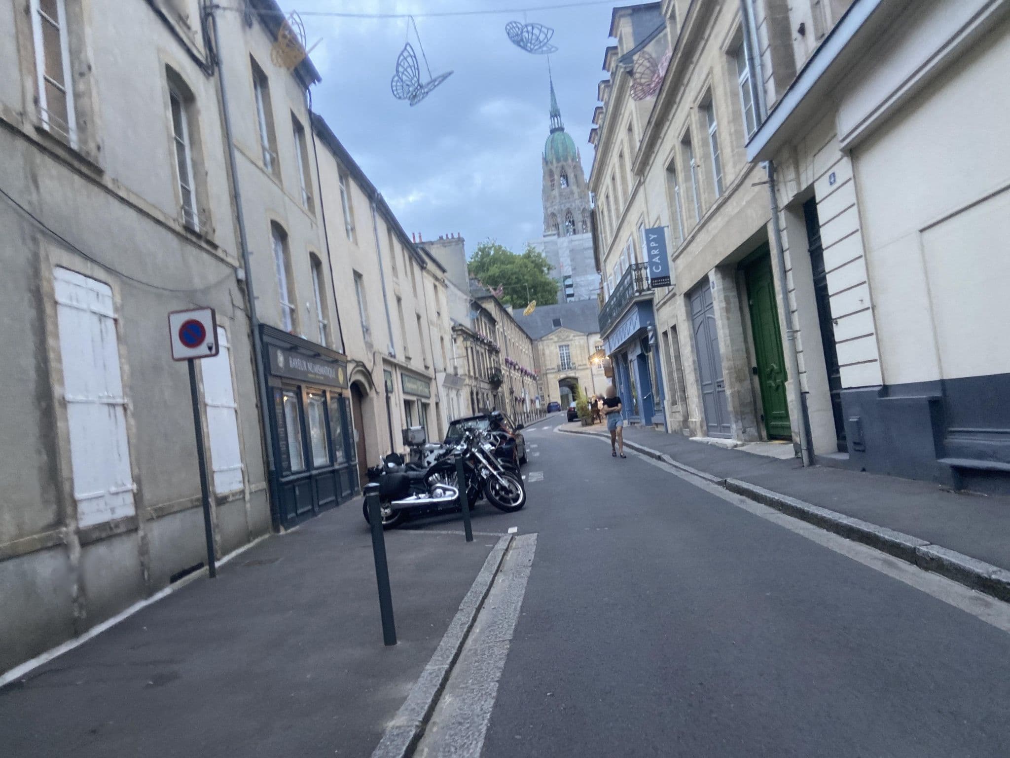 Street view near Le Maupassant, Bayeux — © vladb (CC BY-SA · Mapillary)
