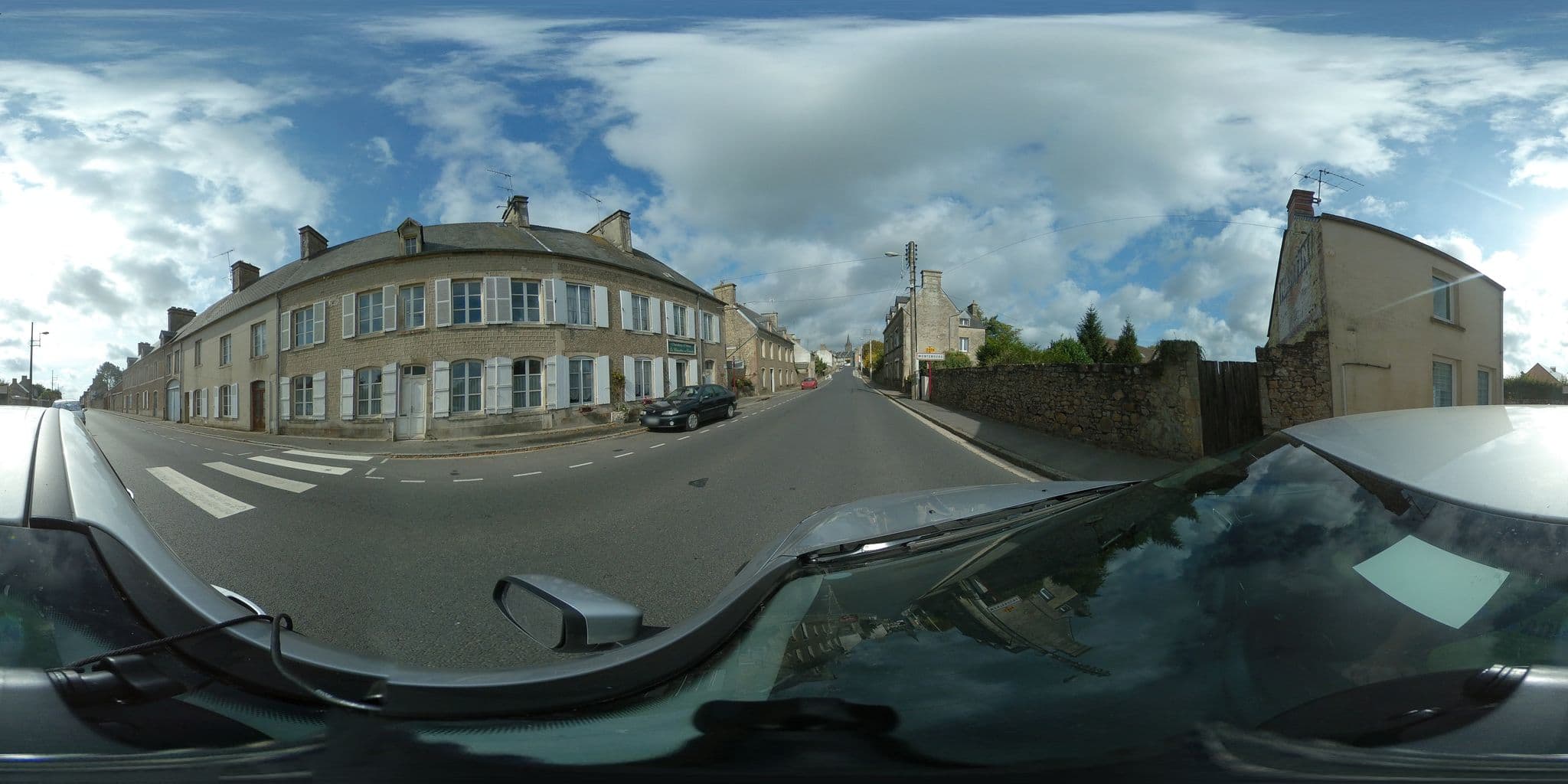 Street view near Chambres d'hôtes les Clématites en Cotentin, Montebourg — © javiersanp (CC BY-SA · Mapillary)