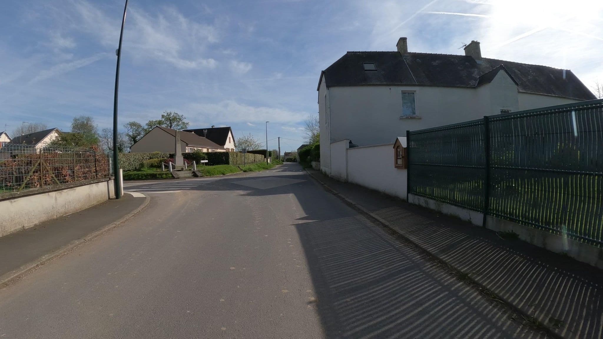 Street view near Chambre Pomme Cannelle Premium aux portes de Bayeux Normandie 2 pers, Bayeux — © Nzau (CC BY-SA · Mapillary)