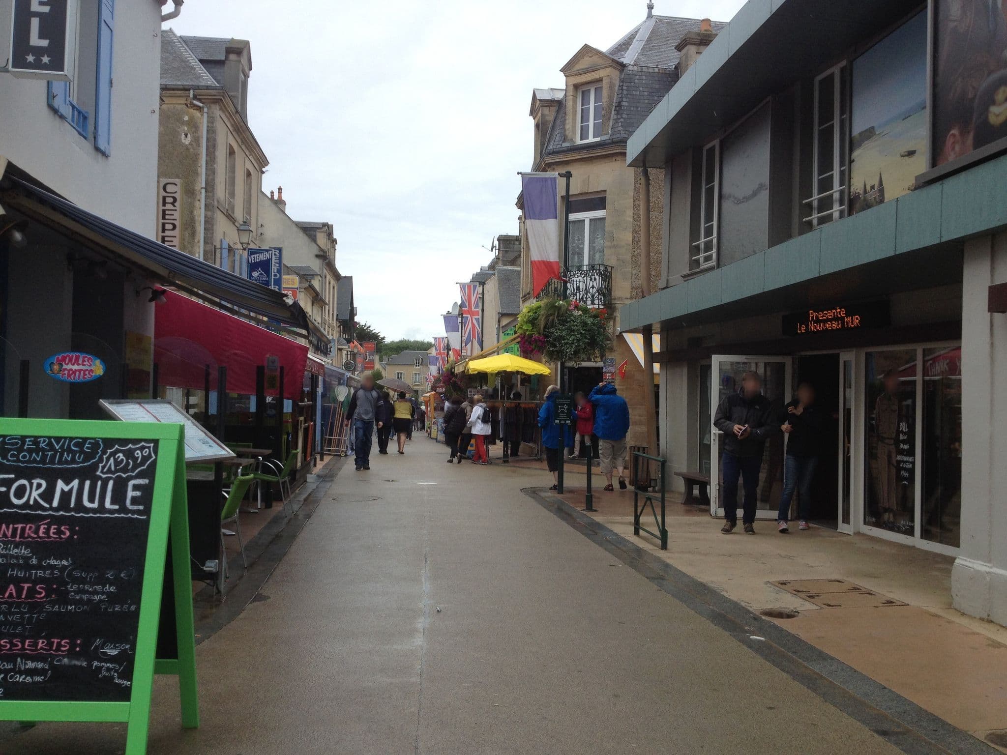 Street view near Hotel D Day Aviator, Ver-sur-Mer — © jglacerda (CC BY-SA · Mapillary)