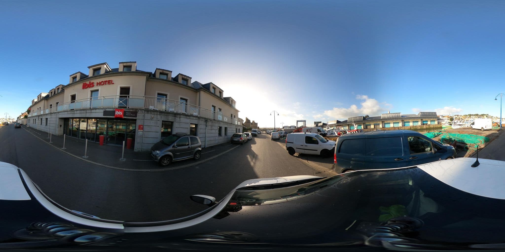 Street view near Hotel ibis Bayeux Port en Bessin, Port-en-Bessin-Huppain — © arteragence (CC BY-SA · Mapillary)