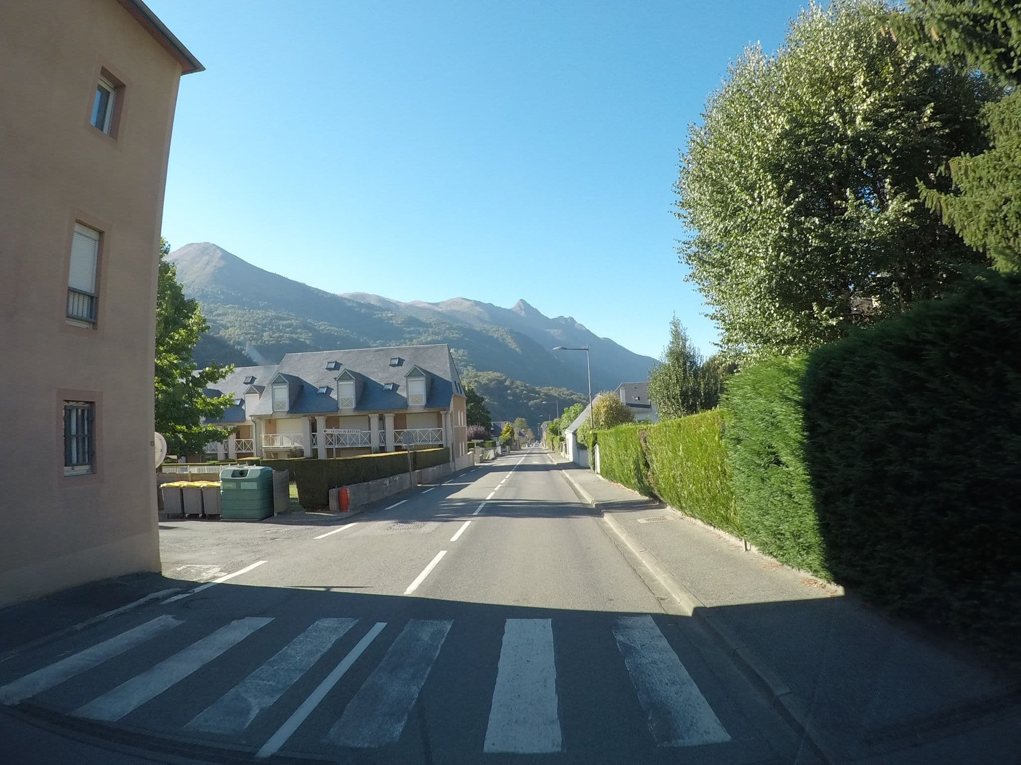 Street view near Pré de Bares, Luz-Saint-Sauveur — © yaron (CC BY-SA · Mapillary)