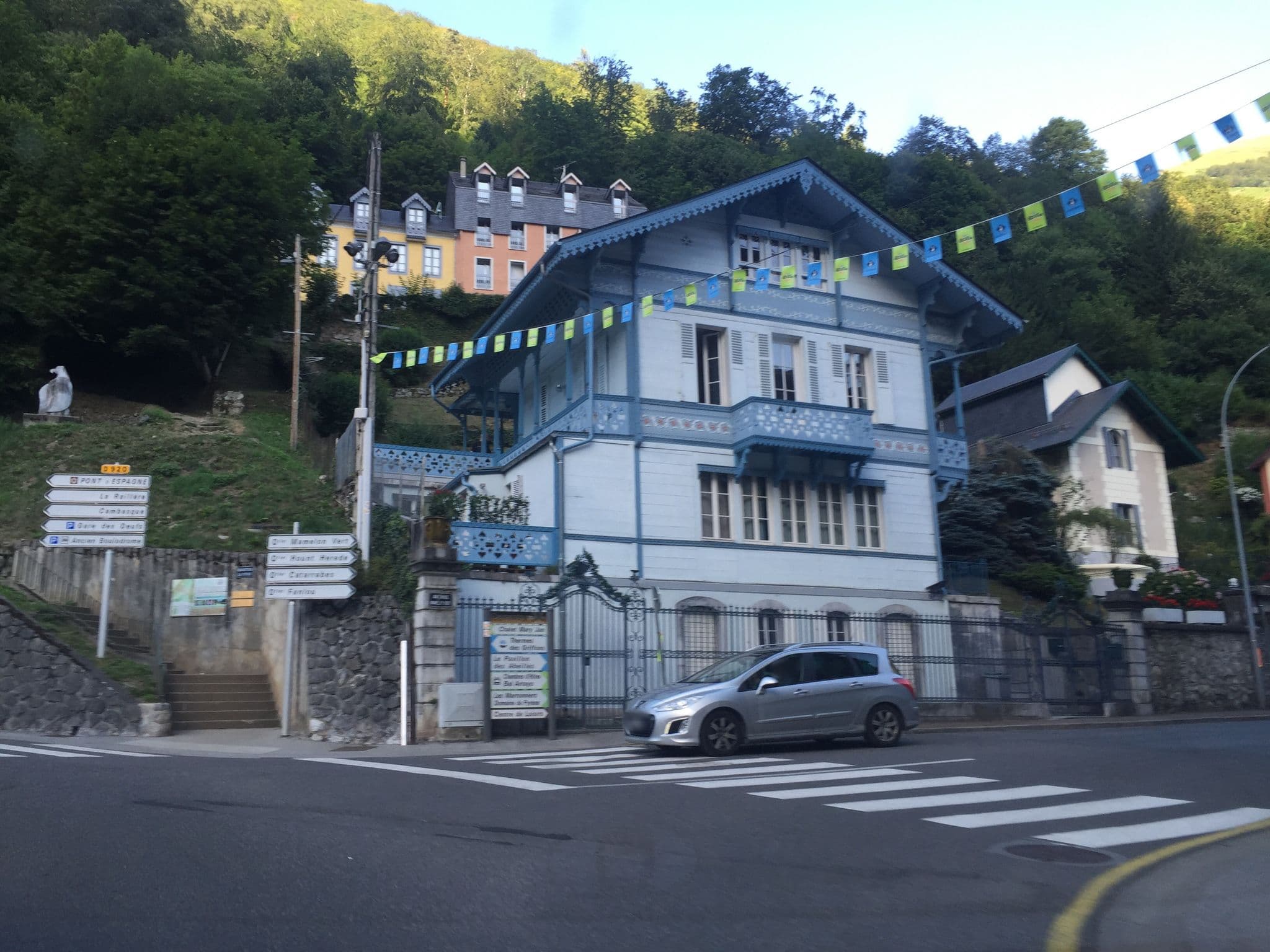 Street view near Résidence Angleterre, Cauterets — © pgiraud (CC BY-SA · Mapillary)