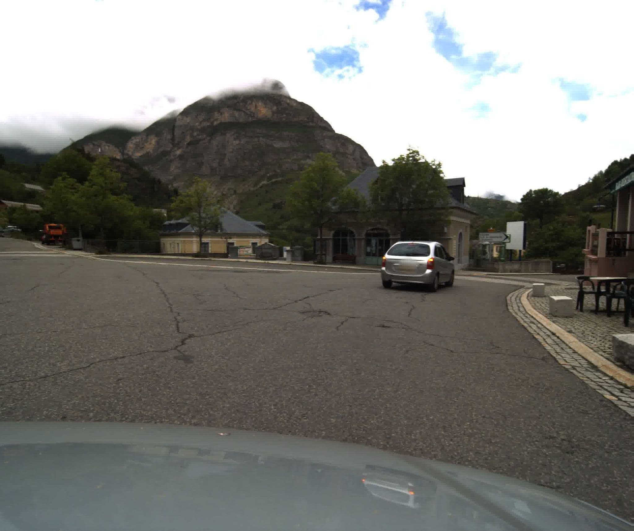 Street view near Le Mourgat Oxygene, Luz-Saint-Sauveur — © sogefi (CC BY-SA · Mapillary)