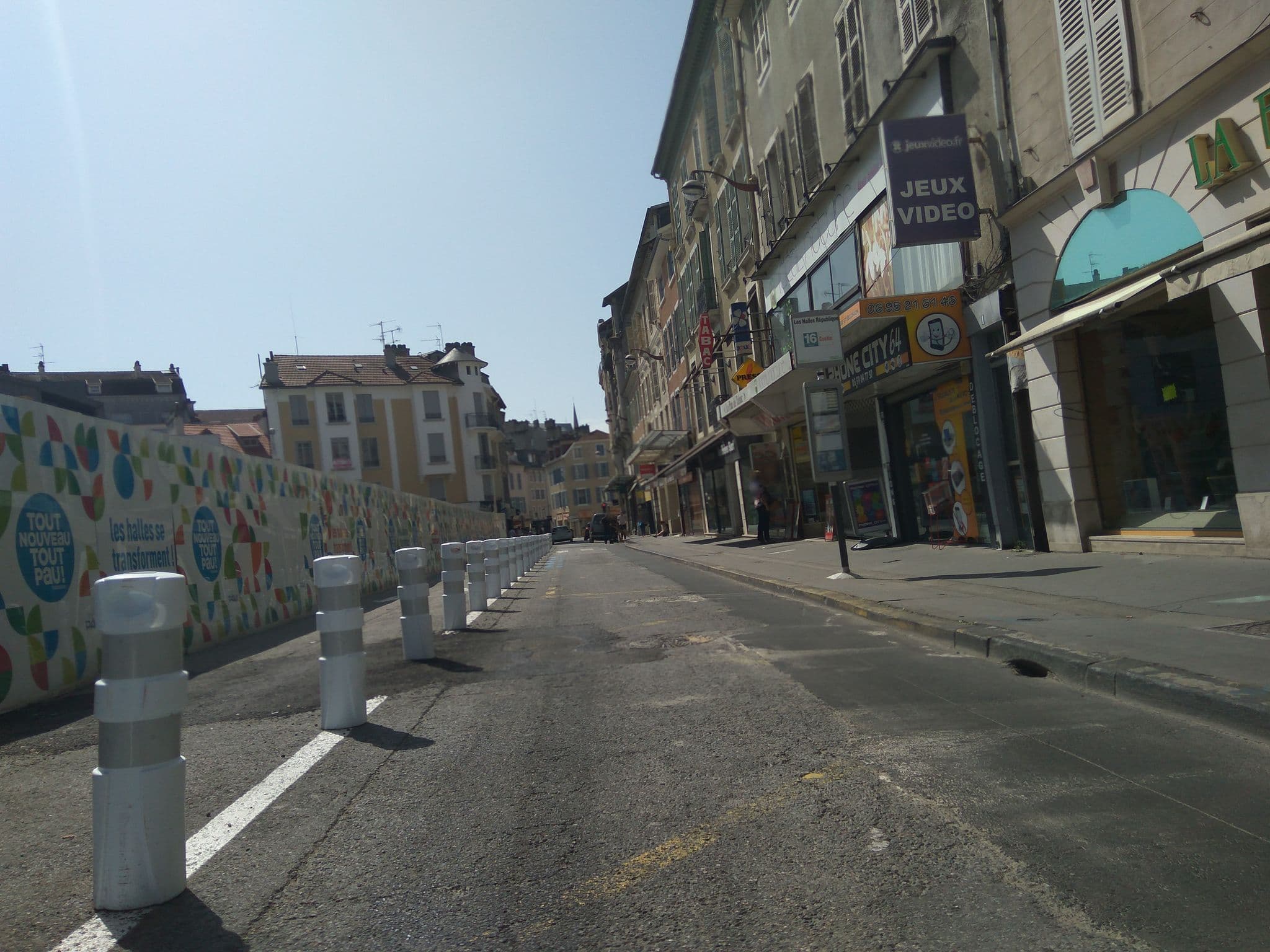 Street view near Hôtel Carnot, Pau — © c64 (CC BY-SA · Mapillary)