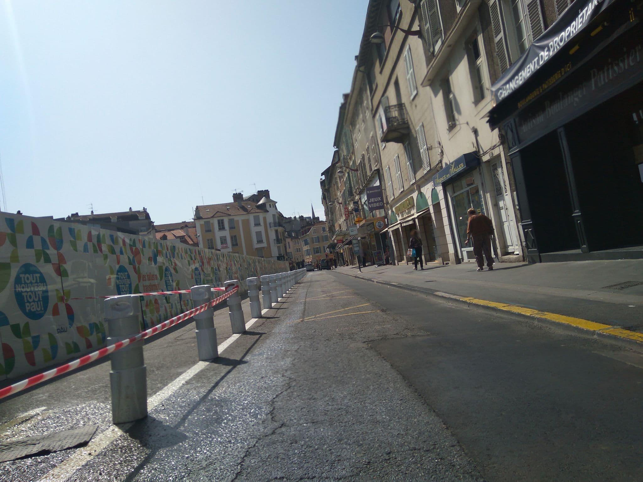 Street view near Le Supervie Supervie Hôtel, Pau — © c64 (CC BY-SA · Mapillary)