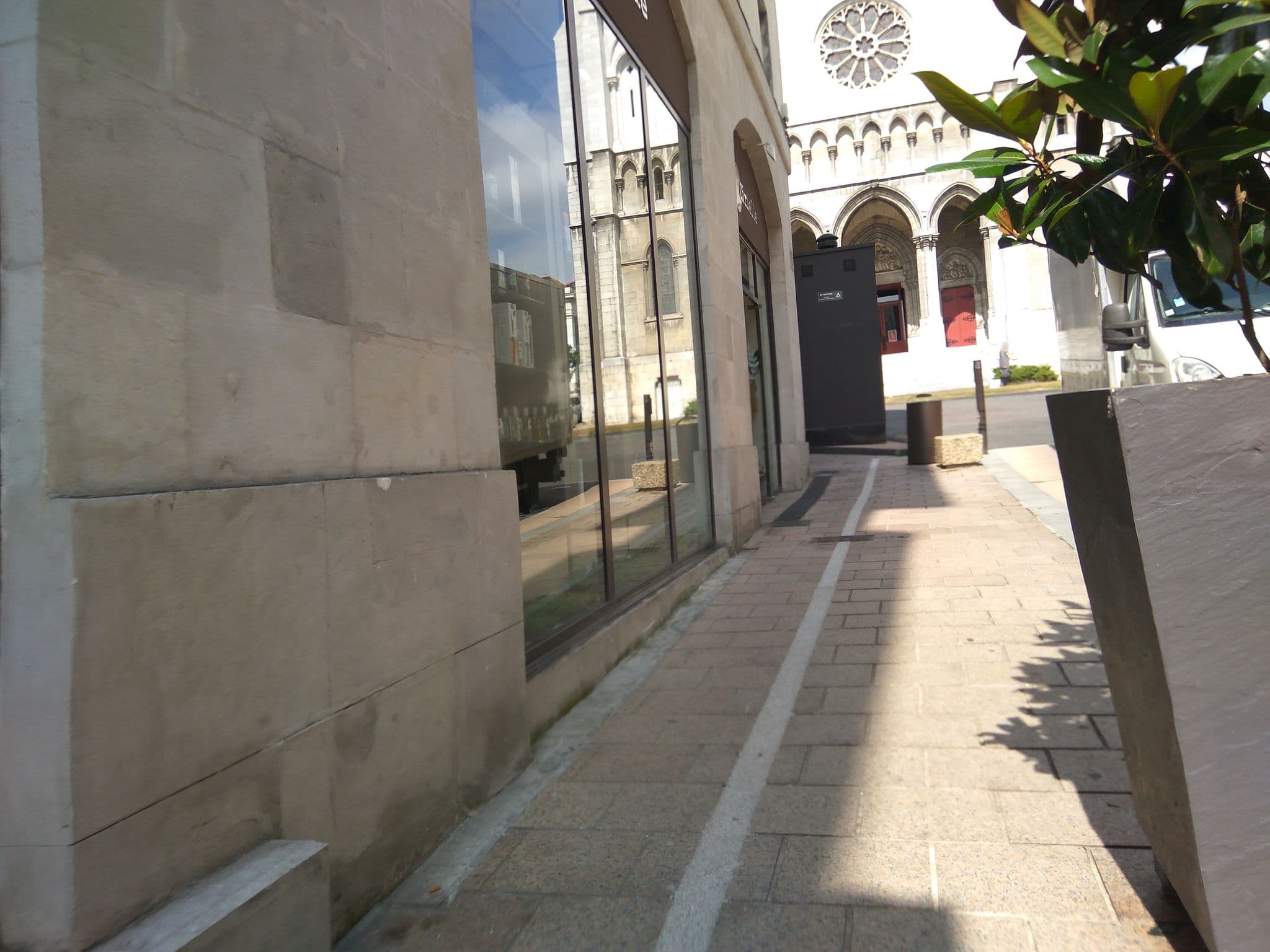 Street view near JFA bnb, Jurançon — © c64 (CC BY-SA · Mapillary)