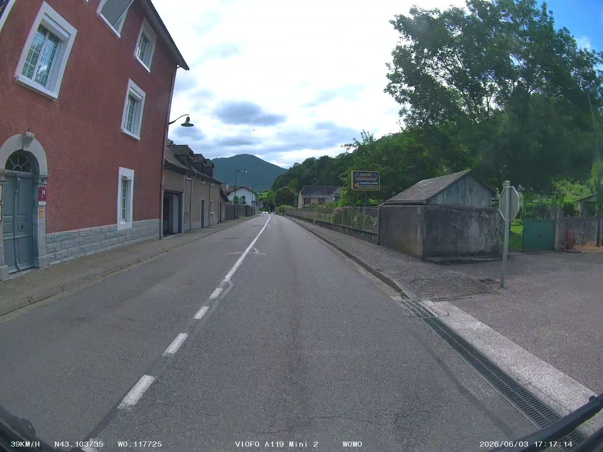 Street view near Hôtel Ladagnous, Saint-Pé-de-Bigorre — © soulcover (CC BY-SA · Mapillary)