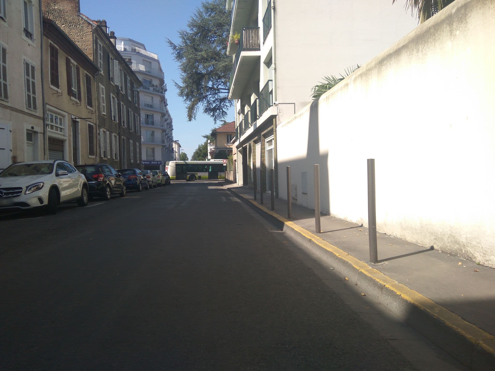 Street view near Le chaleureux, Jurançon — © c64 (CC BY-SA · Mapillary)