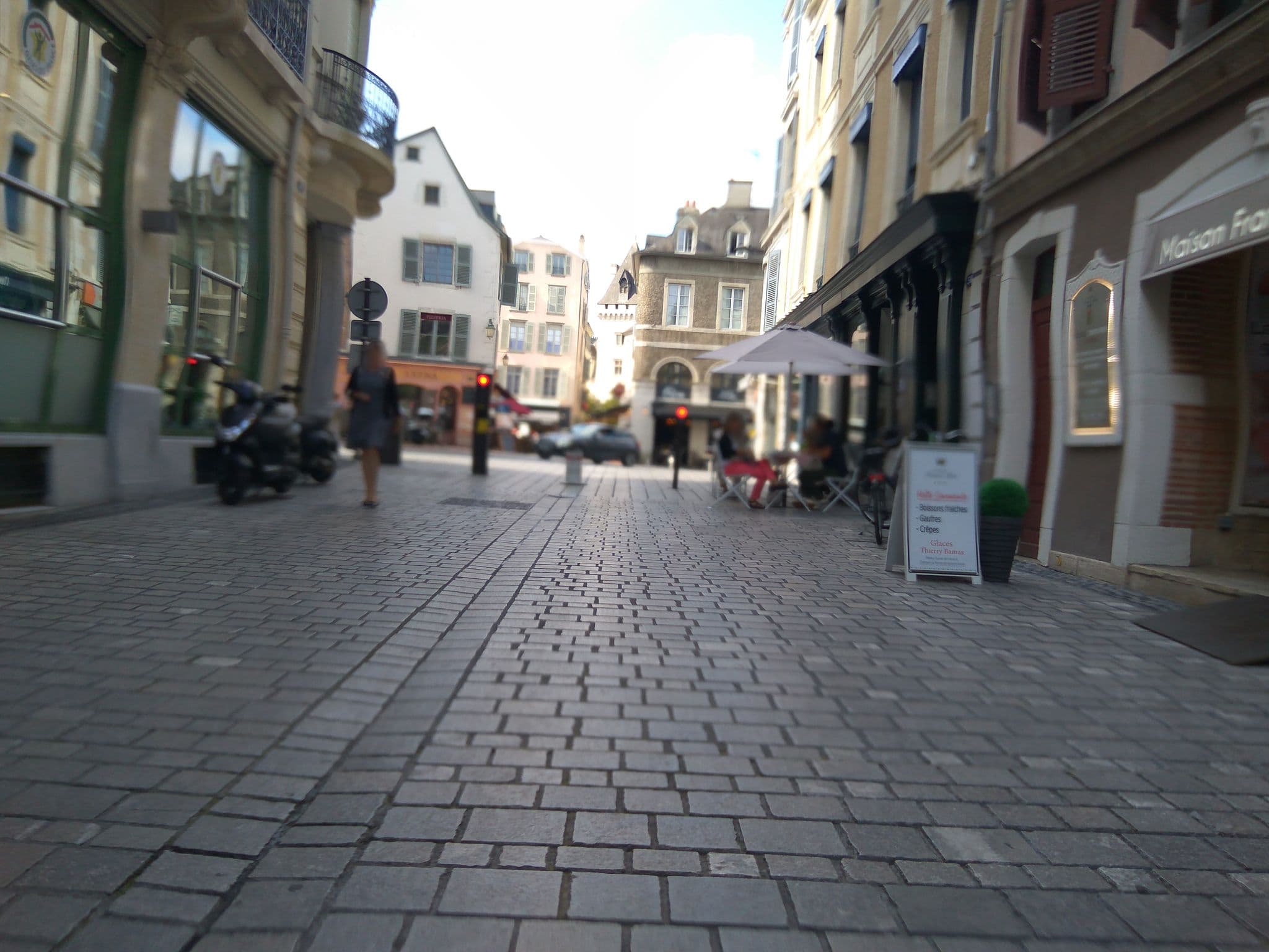 Street view near Hôtel Le Régina, Gelos — © c64 (CC BY-SA · Mapillary)