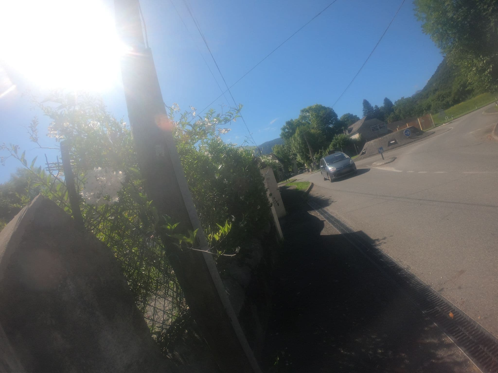 Street view near Auberge de la Vallée d'Ossau, Louvie-Juzon — © theos (CC BY-SA · Mapillary)