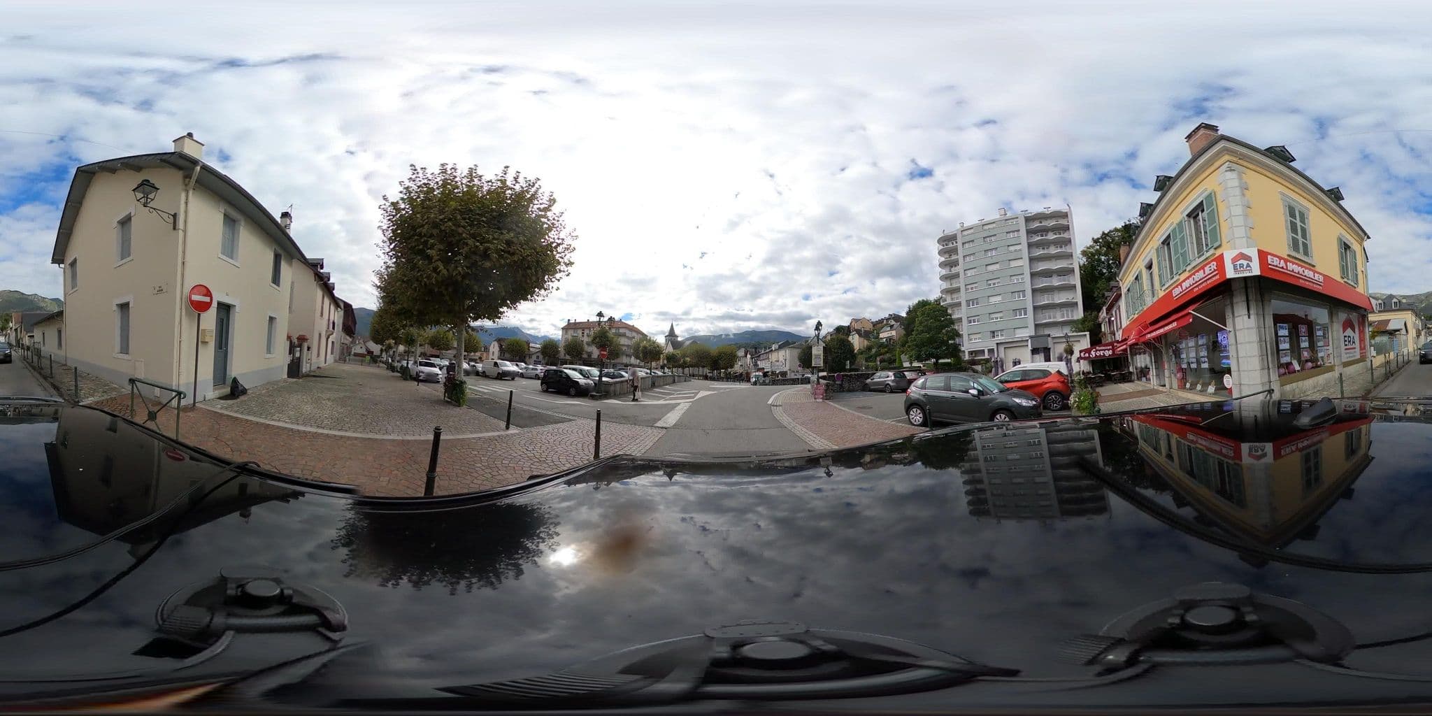 Street view near Hôtel des Pyrénées, Argelès-Gazost — © tumblecow (CC BY-SA · Mapillary)