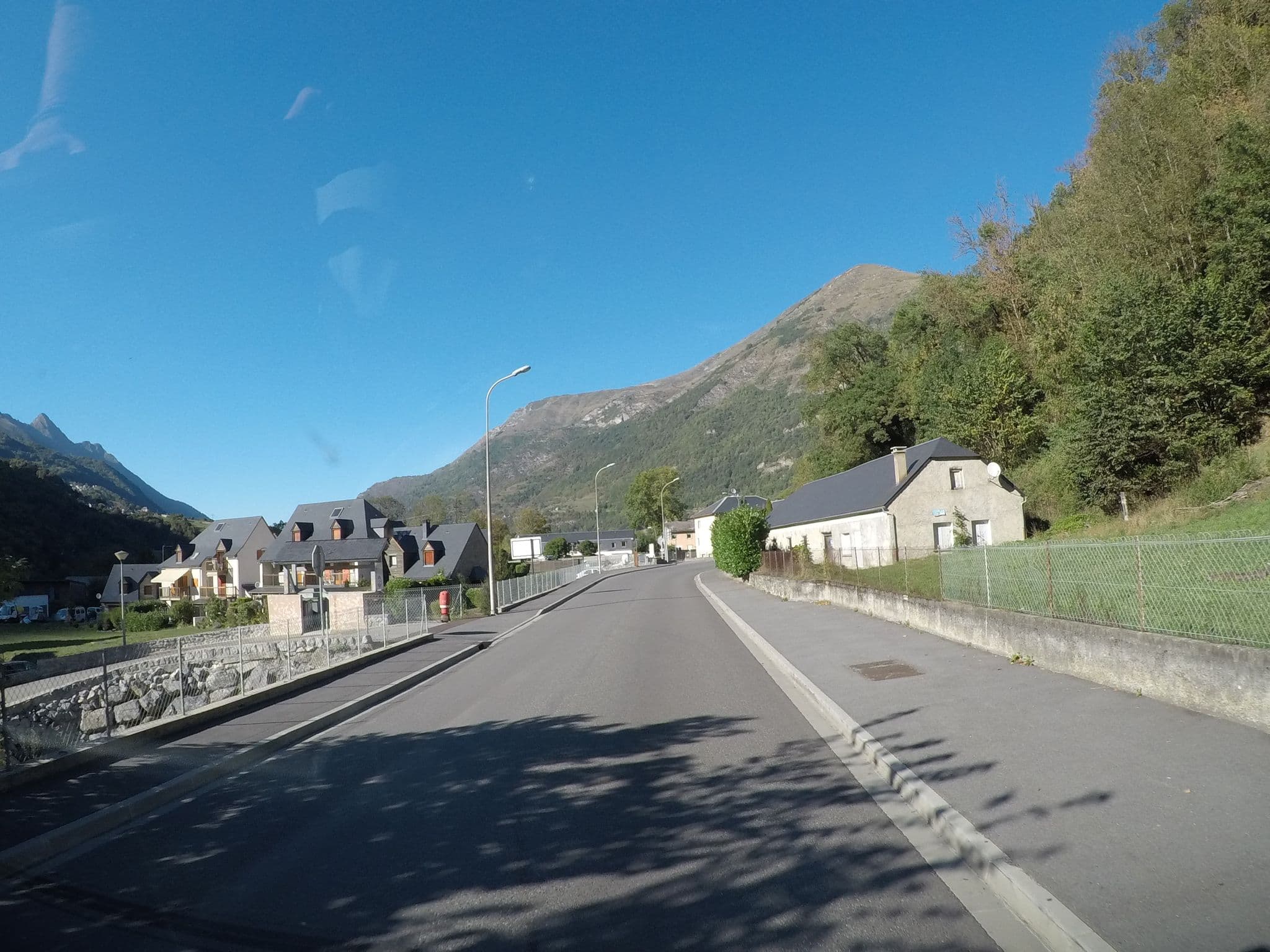 Street view near Le grenier de Luz, Luz-Saint-Sauveur — © yaron (CC BY-SA · Mapillary)