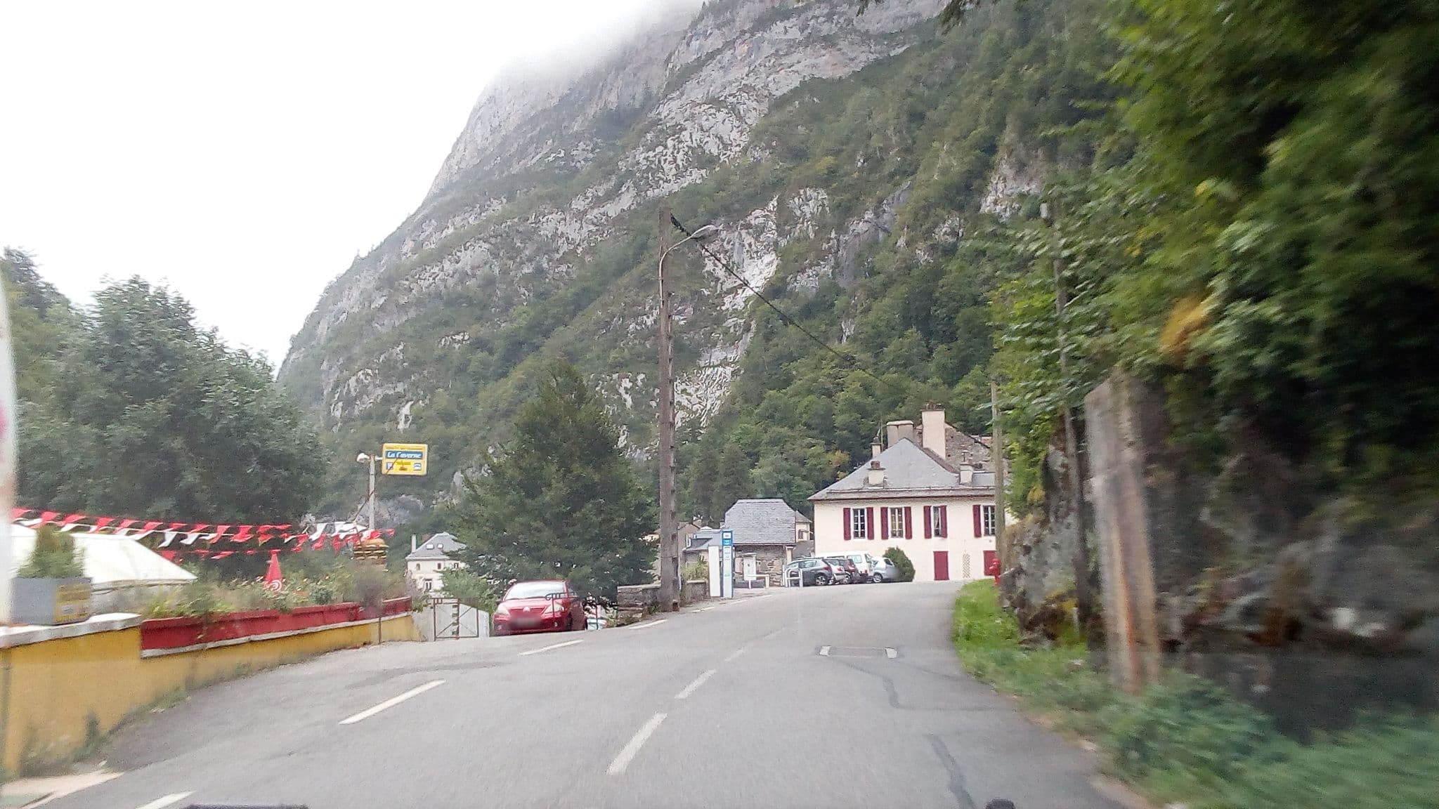 Street view near Auberg La Caverne, Laruns — © atabaraud (CC BY-SA · Mapillary)