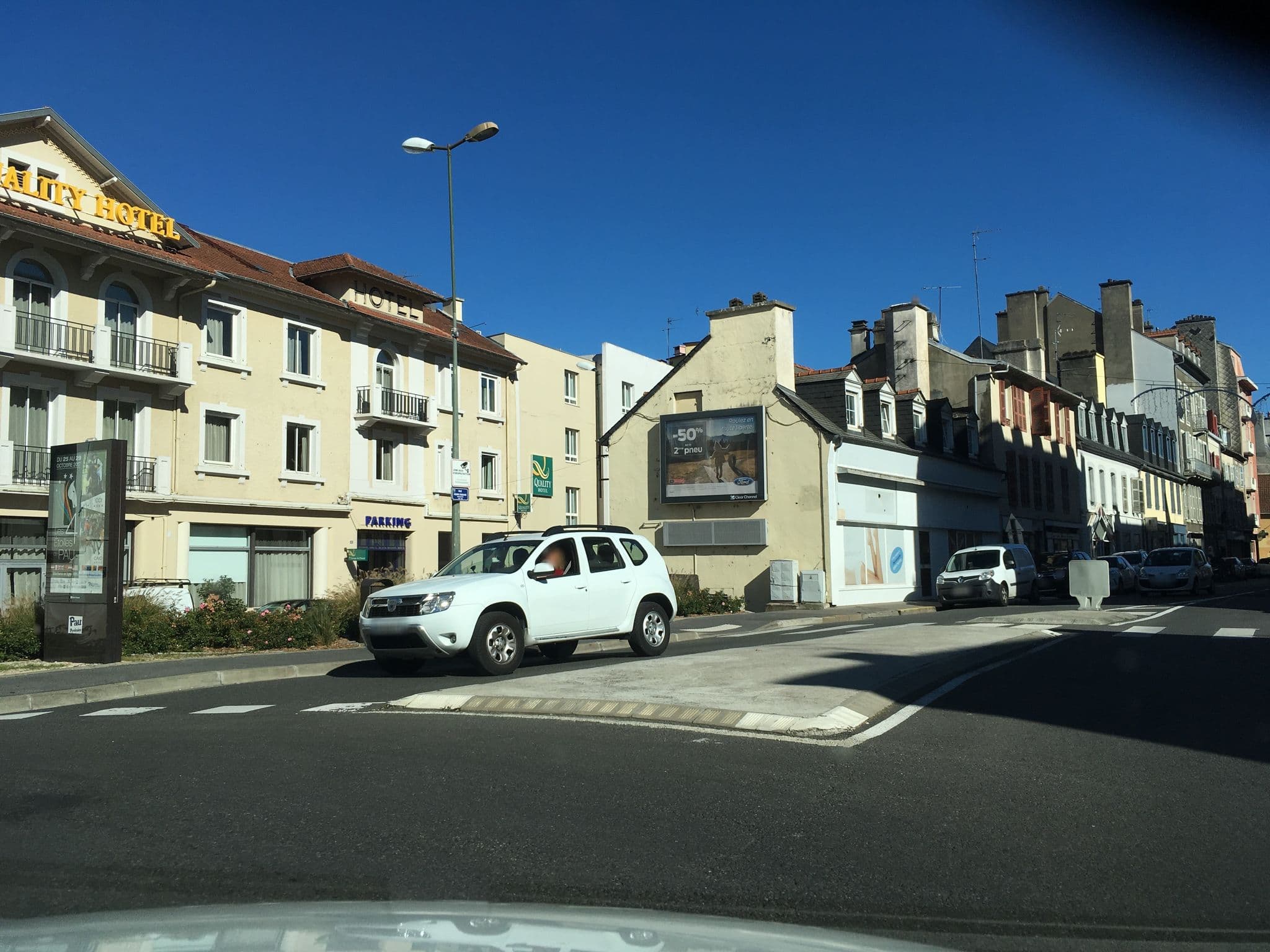 Street view near Kyriad Prestige Pau Centre Hotel, Pau — © mappy_sa (CC BY-SA · Mapillary)