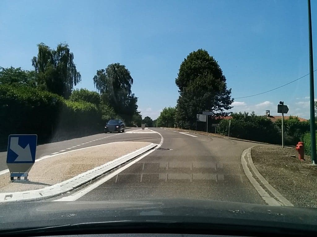 Street view near Domaine d'Izaute, Le Houga — © moktarama (CC BY-SA · Mapillary)