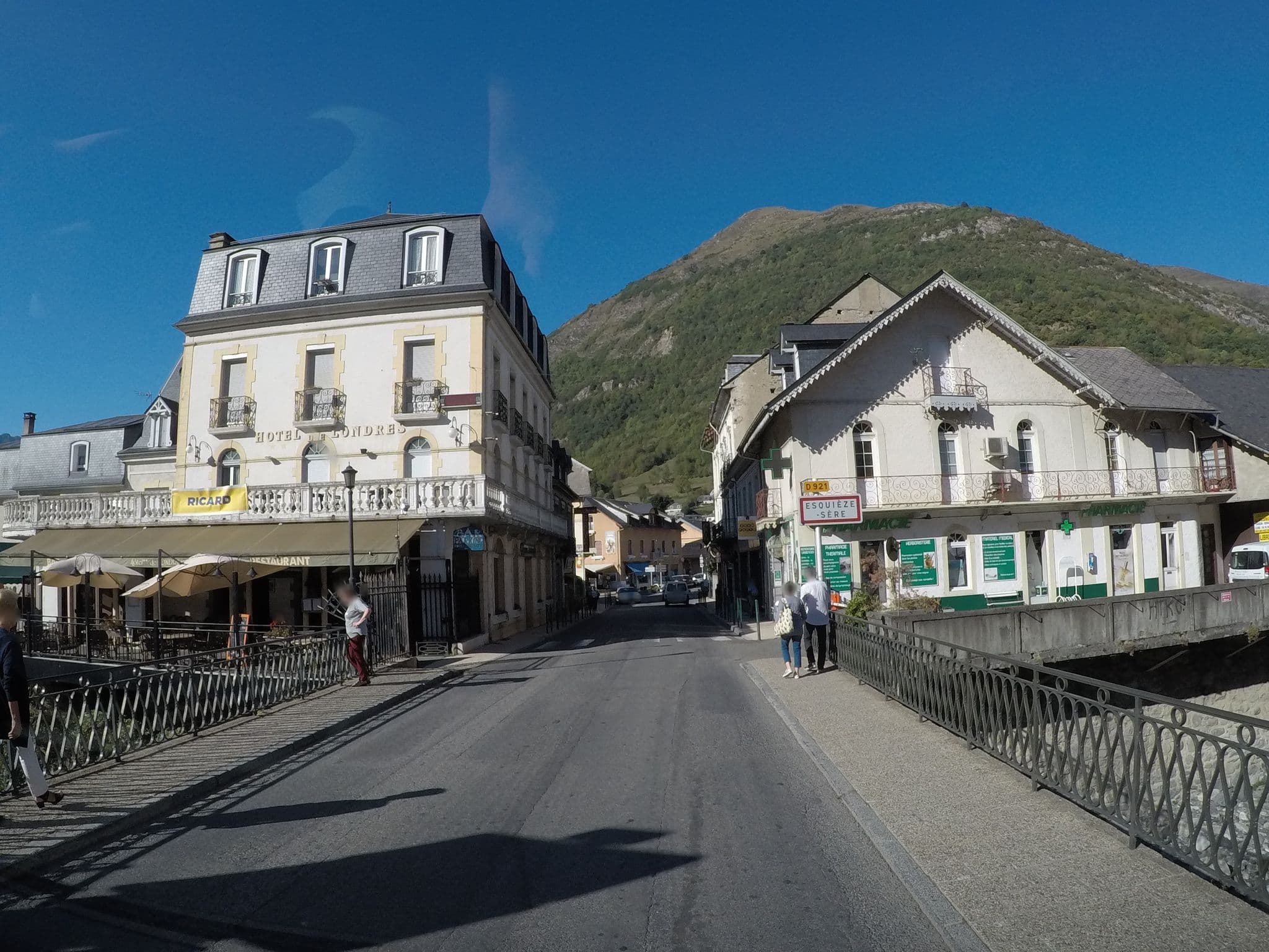 Street view near Hôtel De Londres, Luz-Saint-Sauveur — © yaron (CC BY-SA · Mapillary)