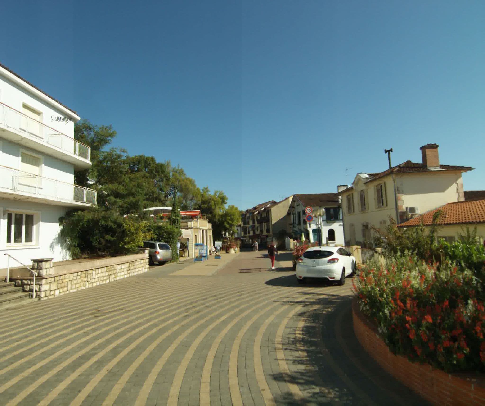Street view near Hôtel les Kakis, Cazaubon — © sogefi (CC BY-SA · Mapillary)