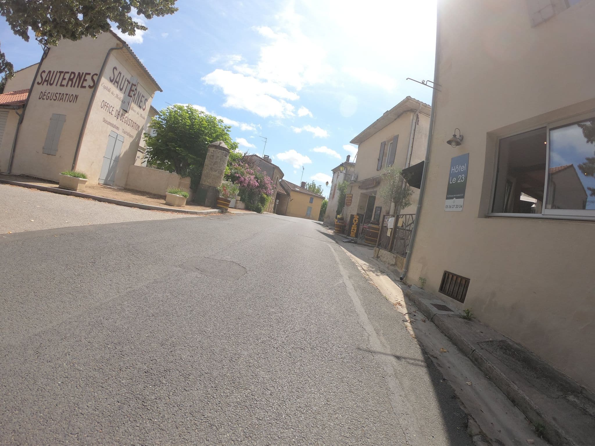 Street view near Hôtel le 23, Noaillan — © gitouche (CC BY-SA · Mapillary)