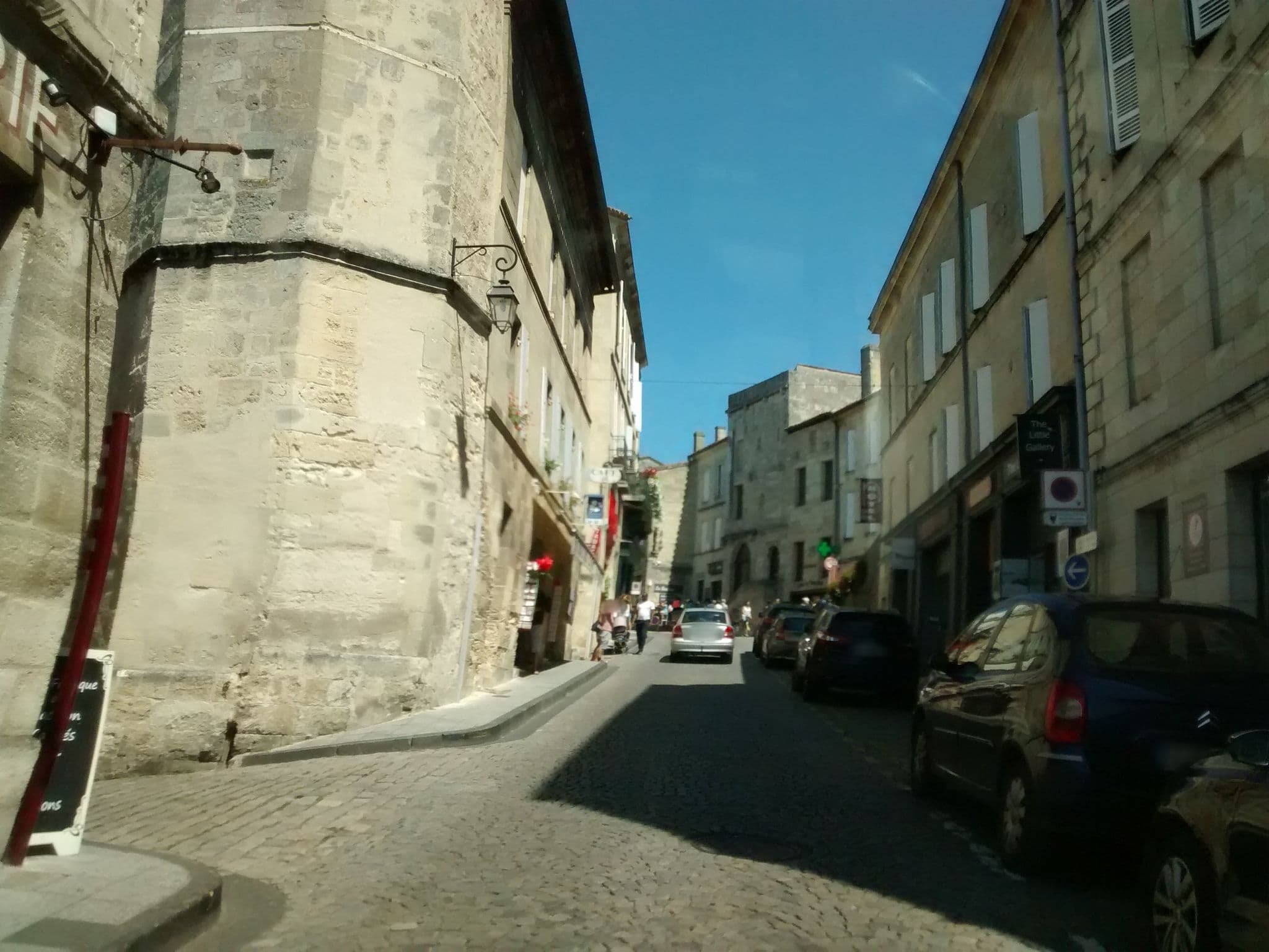 Street view near Maison de la Commanderie, Saint-Émilion — © egofer (CC BY-SA · Mapillary)