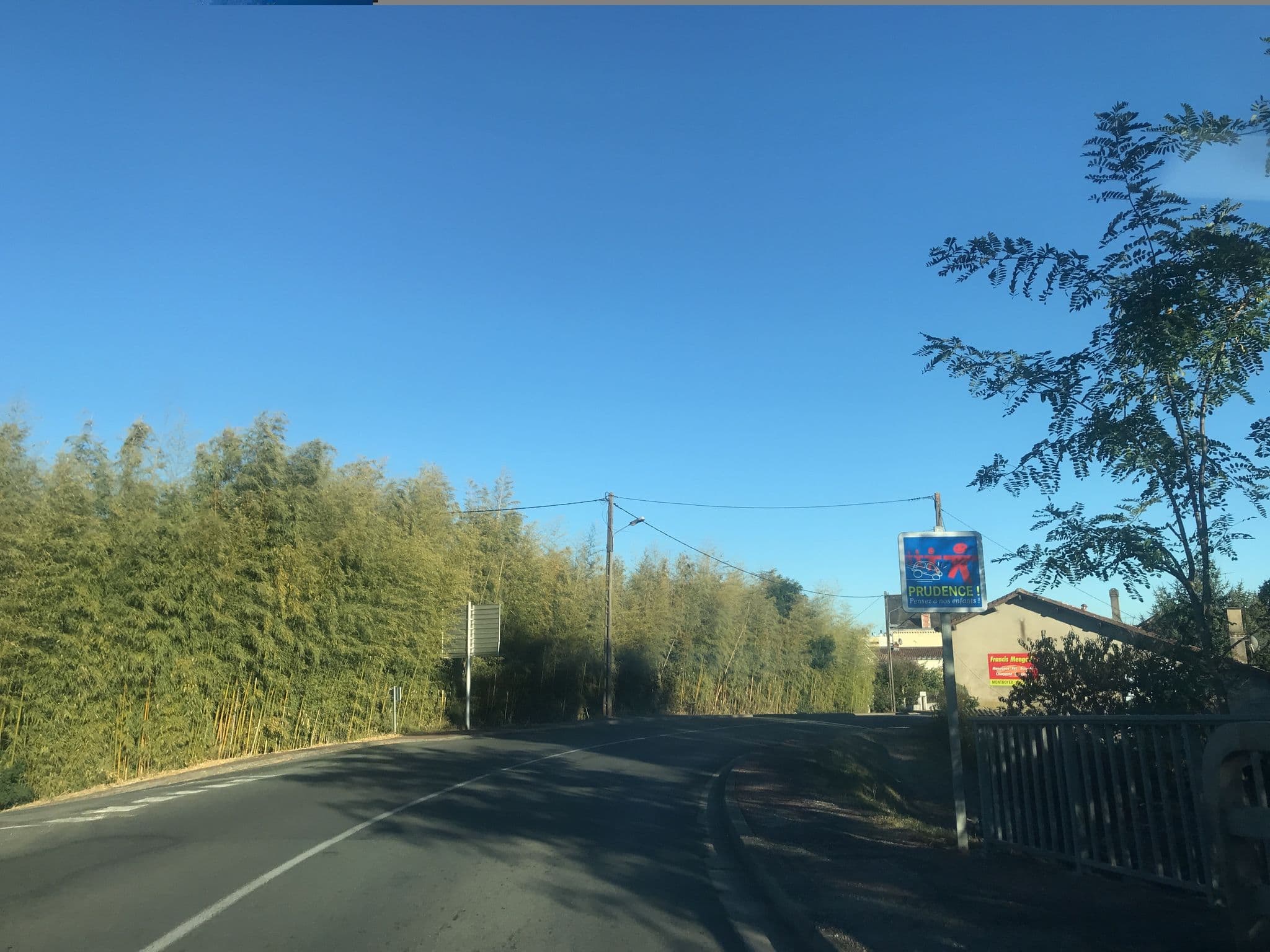 Street view near Hôtel de France, Saint-Aigulin — © pgiraud (CC BY-SA · Mapillary)