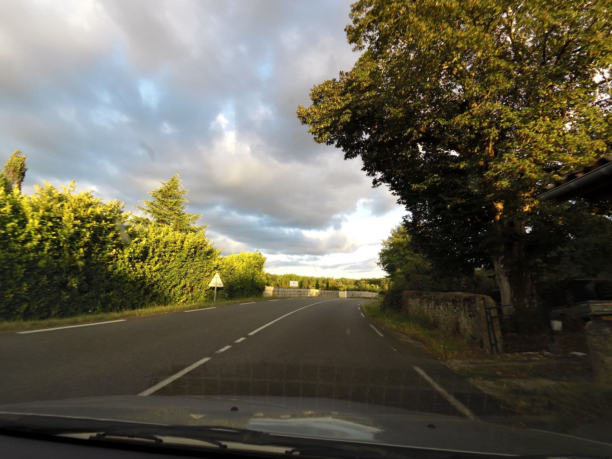 Street view near Buytet Jean et Fils, Langon — © legrandblond (CC BY-SA · Mapillary)