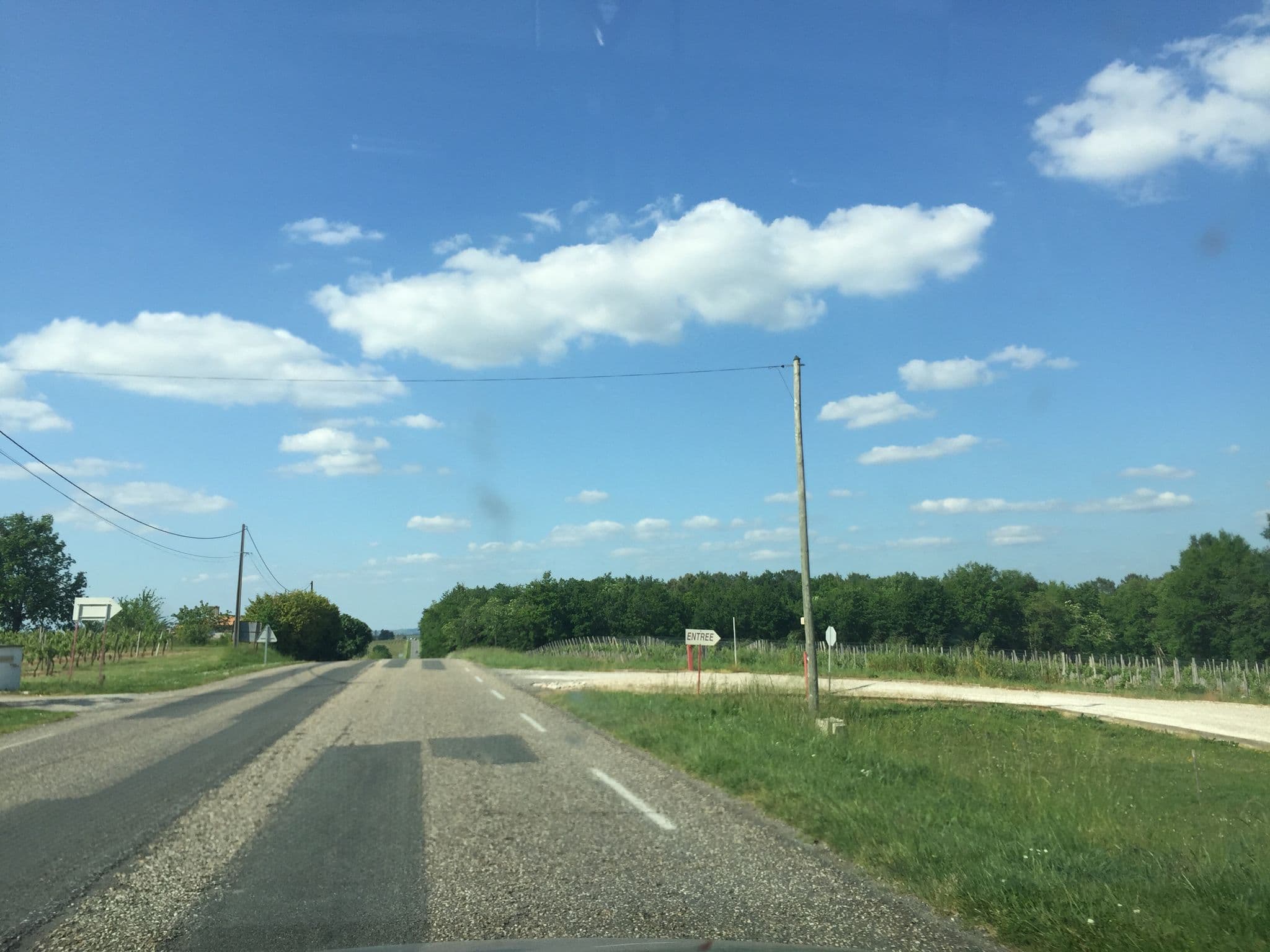 Street view near Jardin de Marceau, Rauzan — © pgiraud (CC BY-SA · Mapillary)