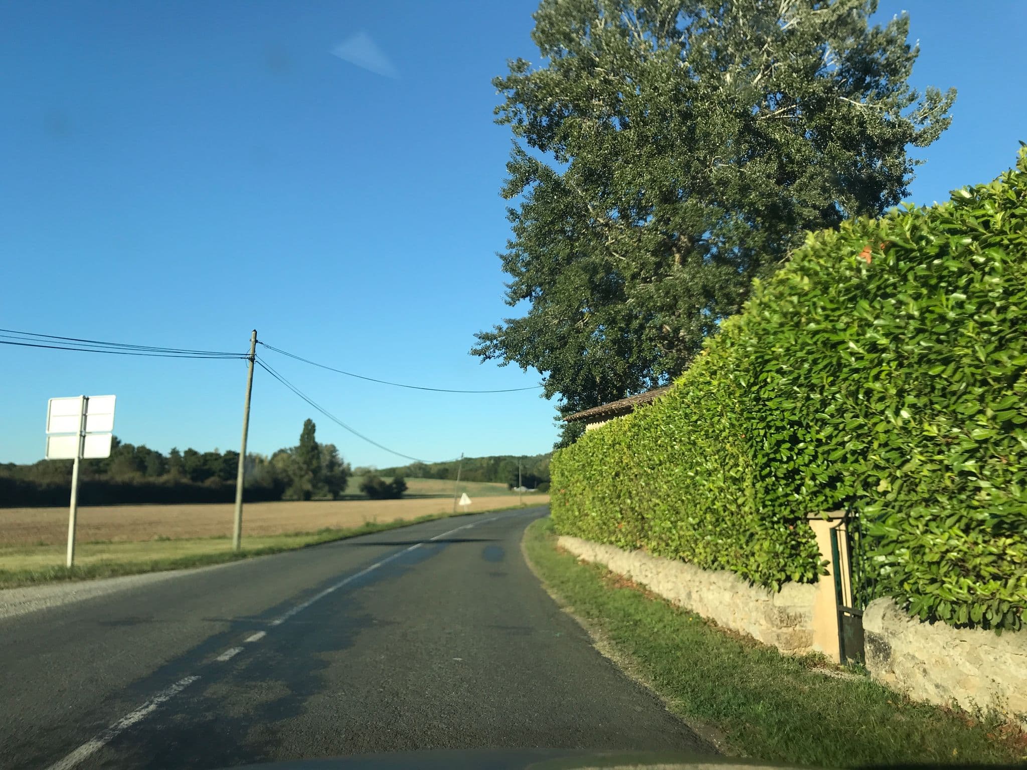 Street view near La Petite Source Blasimon, Rauzan — © pgiraud (CC BY-SA · Mapillary)