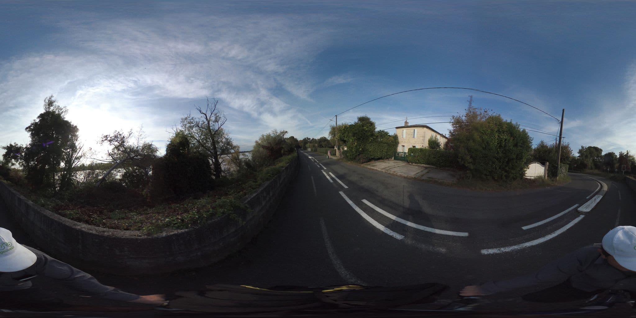 Street view near Villa Garonne, Latresne — © geovelo (CC BY-SA · Mapillary)