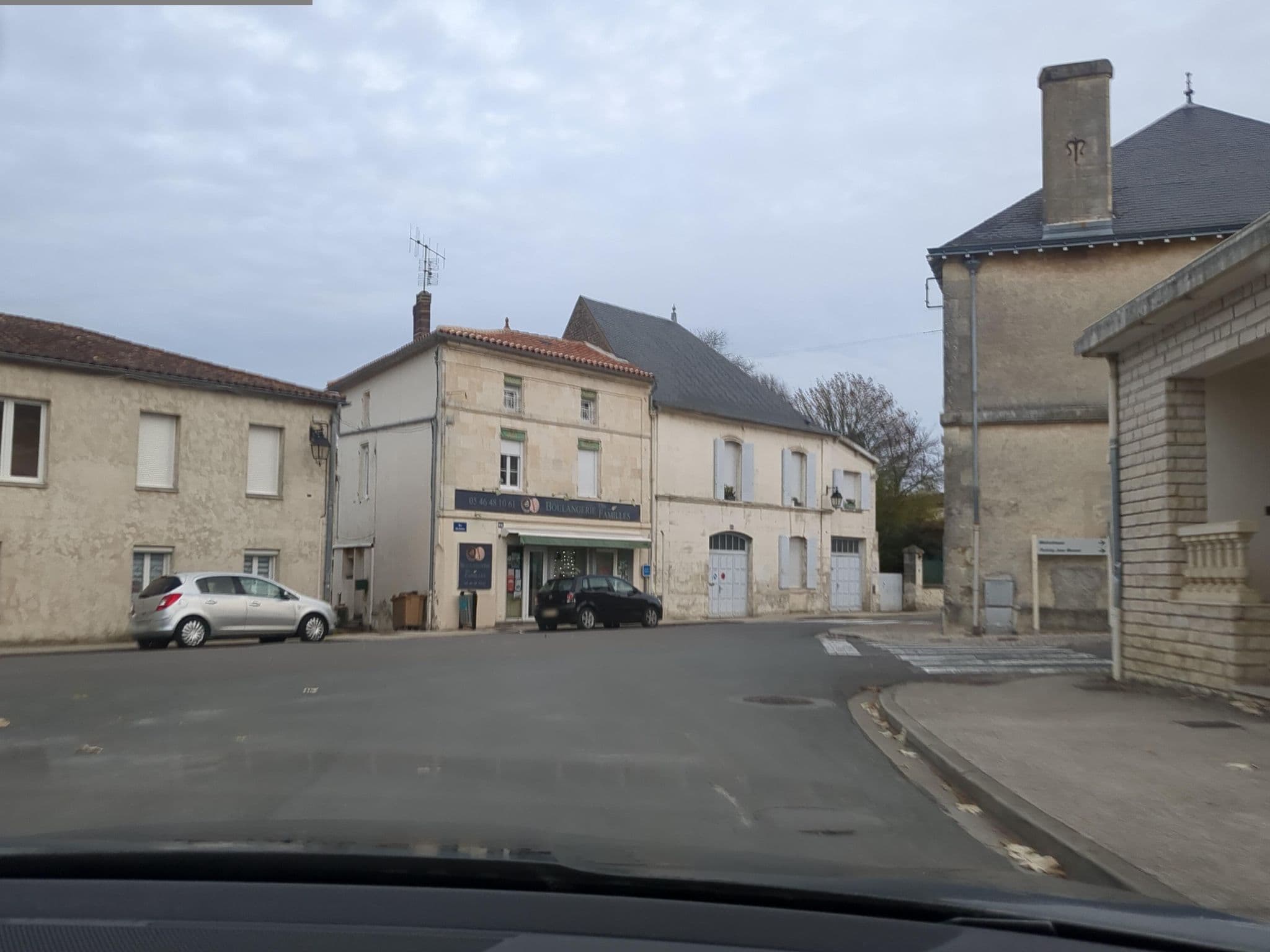 Street view near Au Square Leclerc Résidence, Jonzac — © lmagreault (CC BY-SA · Mapillary)