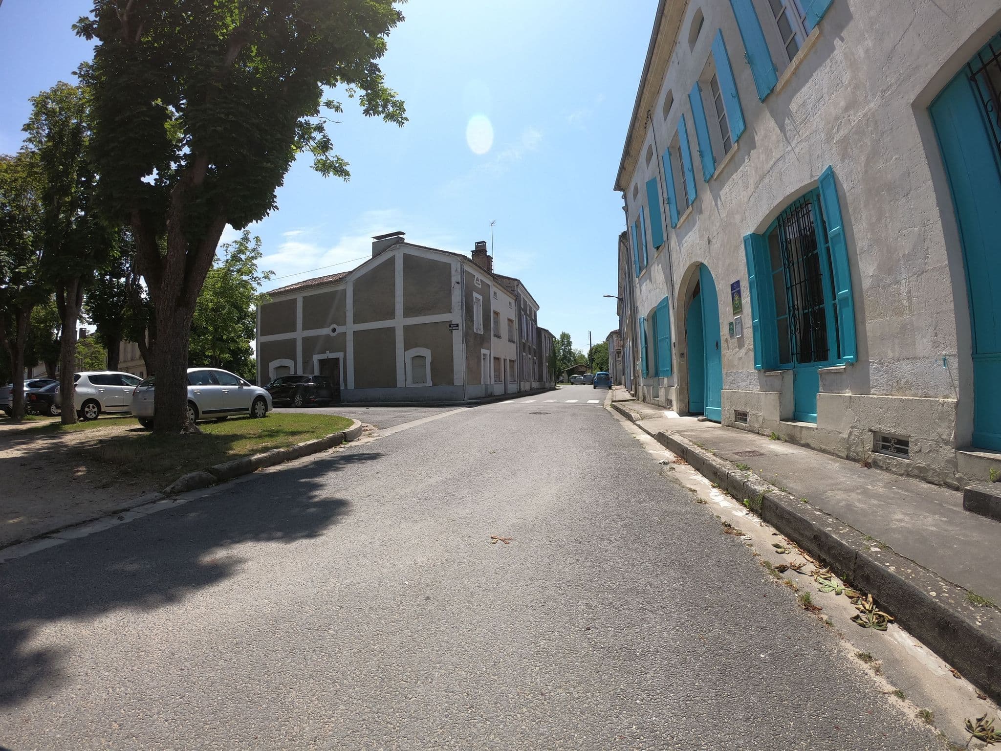 Street view near Hotel Restaurant La Renaissance Villandraut, Noaillan — © gitouche (CC BY-SA · Mapillary)
