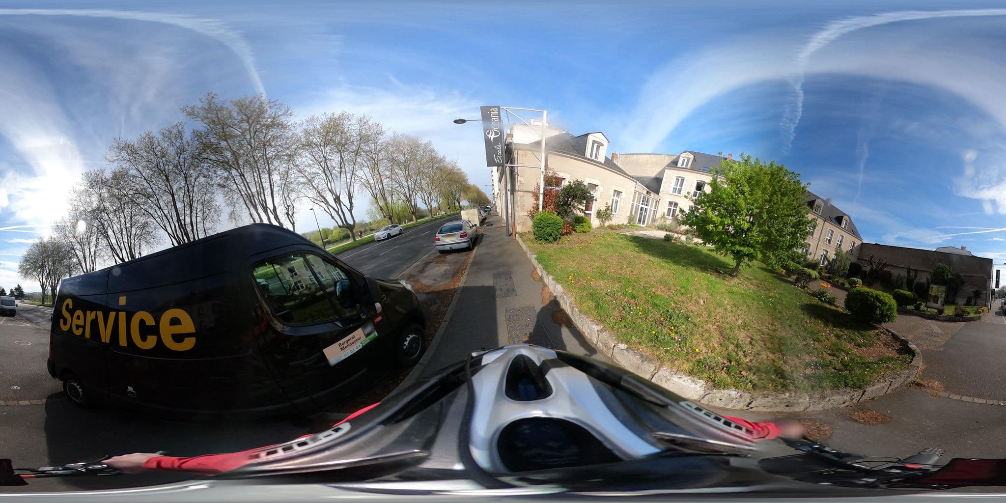 Street view near Escale Oceania, Orléans — © u4y0u (CC BY-SA · Mapillary)