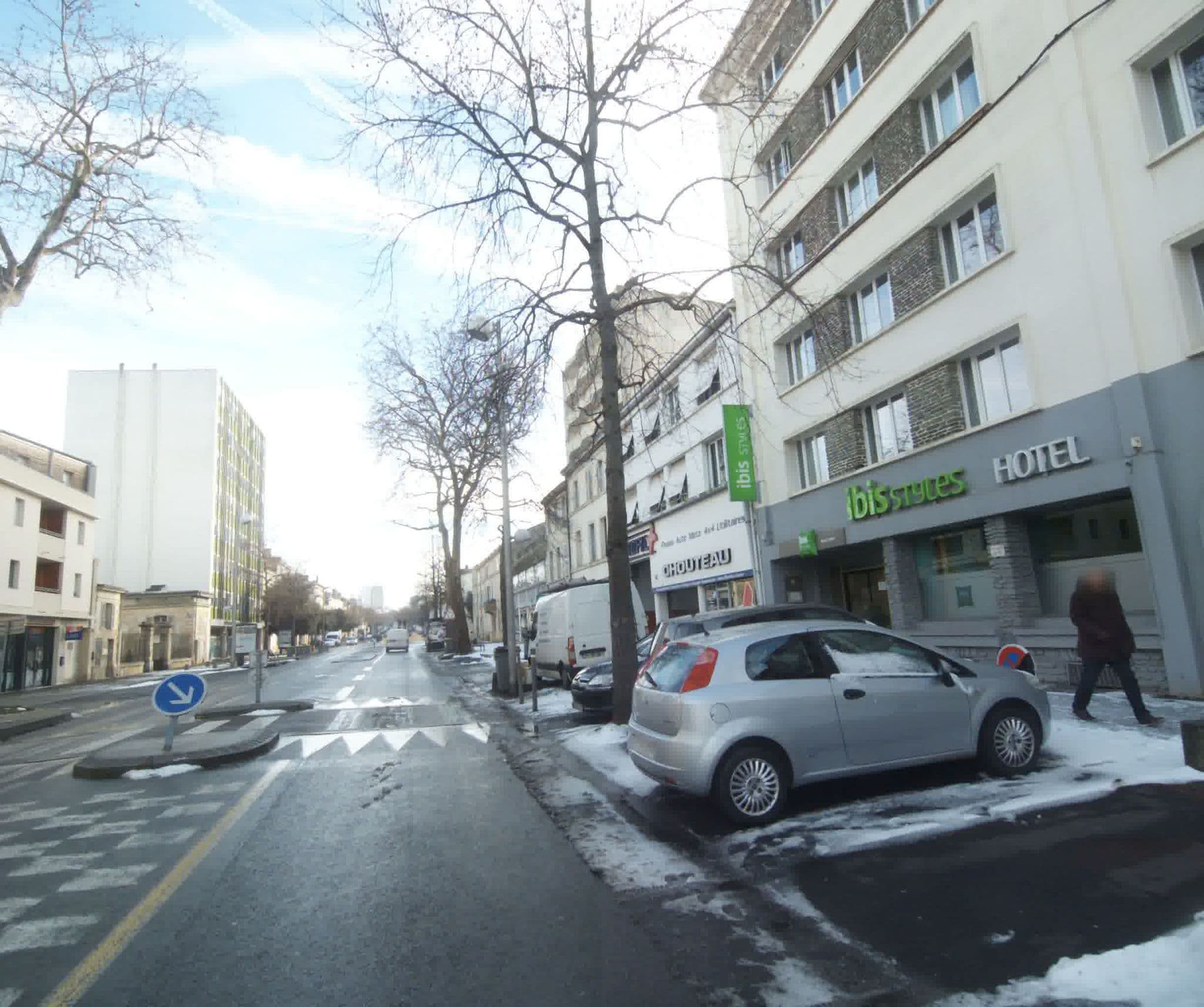 Street view near Grand Hôtel, Niort — © sogefi (CC BY-SA · Mapillary)