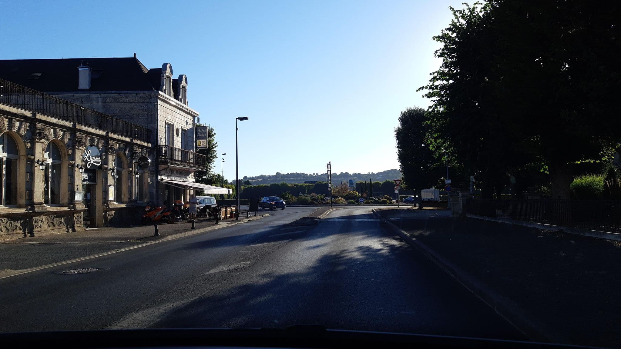 Street view near Hotel du Cheval Blanc, Nanteuil — © PulsarWaves (CC BY-SA · Mapillary)