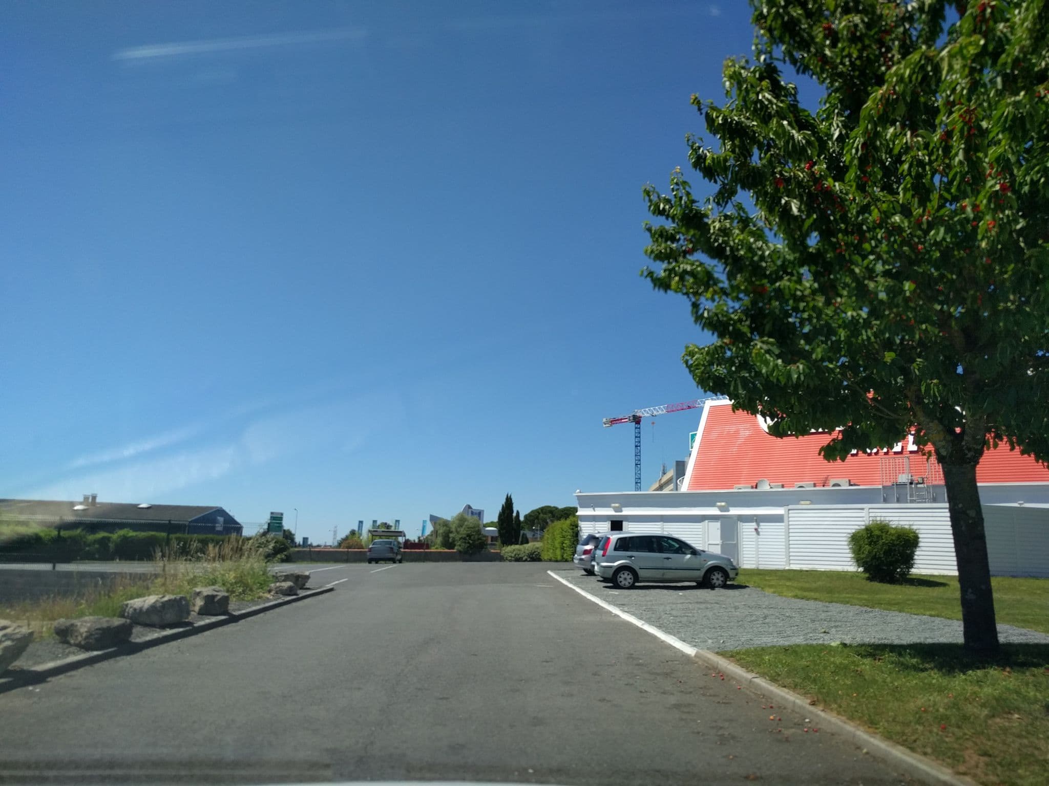 Street view near Hotel Kyriad Niort, Chauray — © mappy_sa (CC BY-SA · Mapillary)