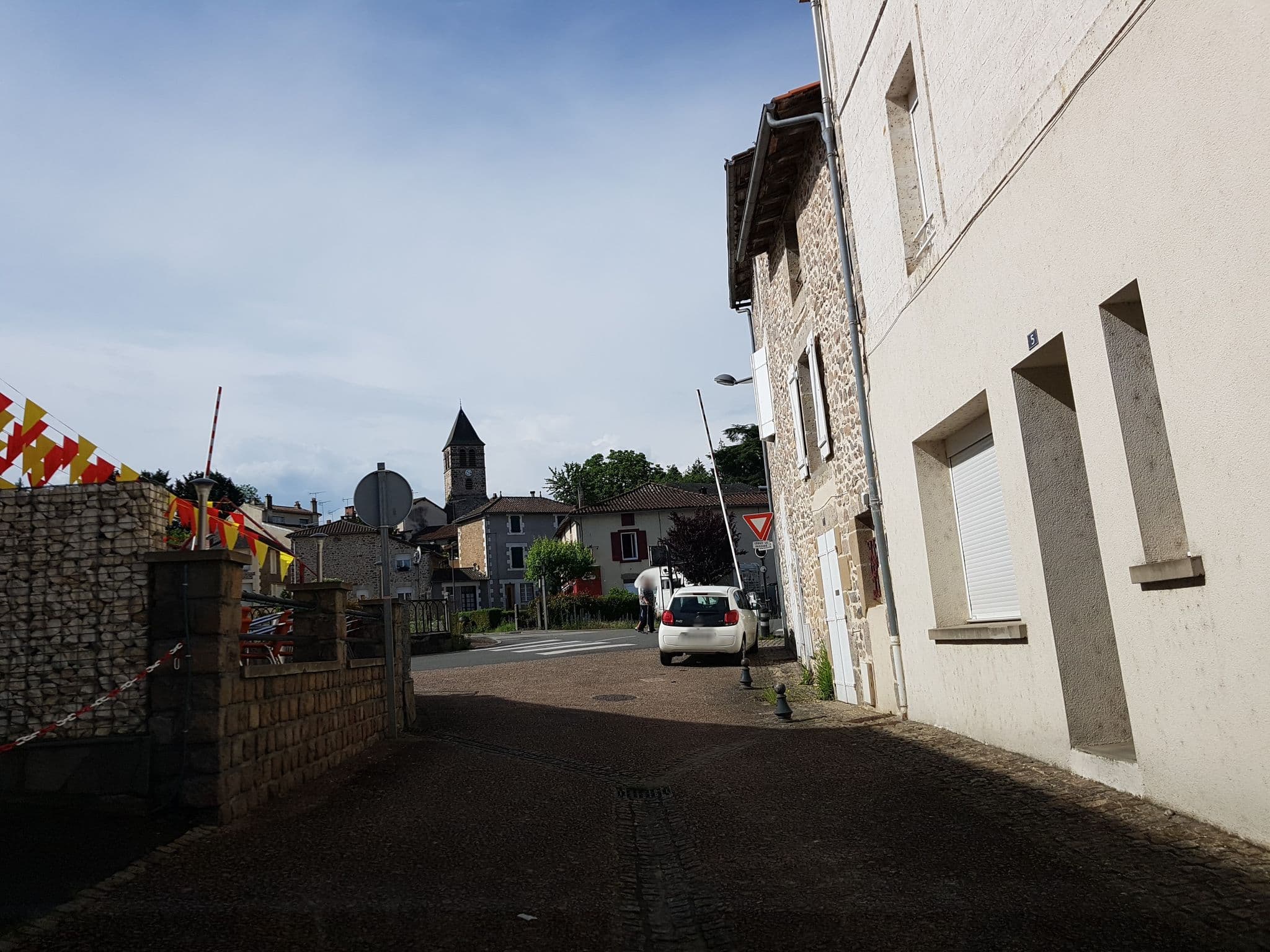 Street view near La Barrière, Chabanais — © fgouget (CC BY-SA · Mapillary)