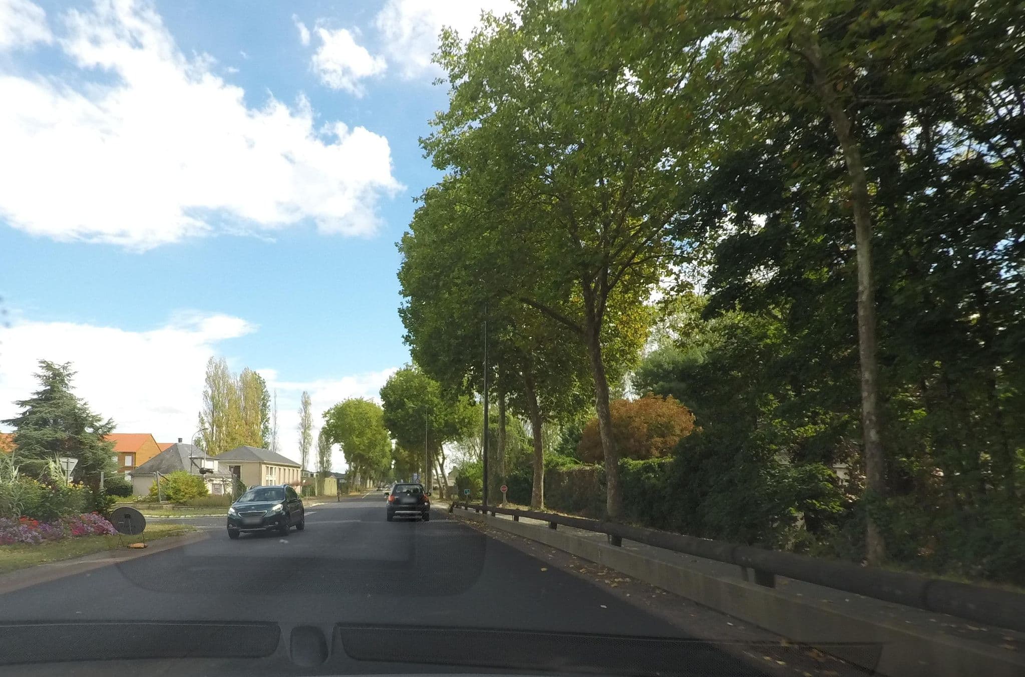 Street view near Les Chambres d'Auvergne, La Flèche — © maftieu (CC BY-SA · Mapillary)