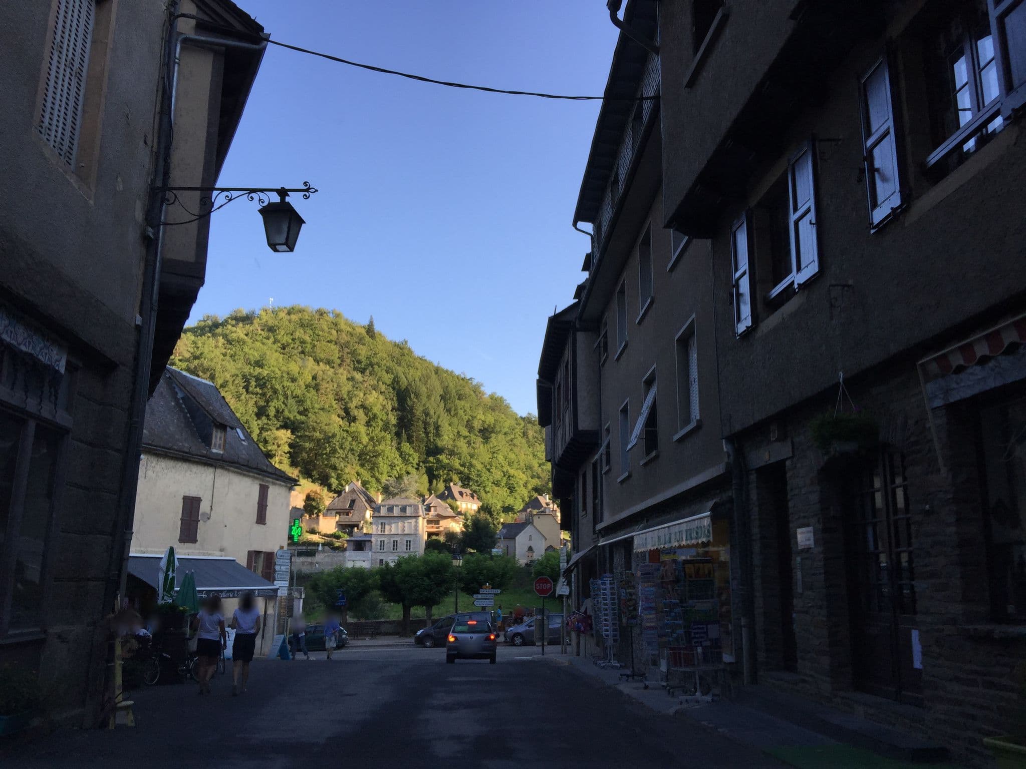 Street view near Lou Bellut, Espalion — © geraldchatagnon (CC BY-SA · Mapillary)