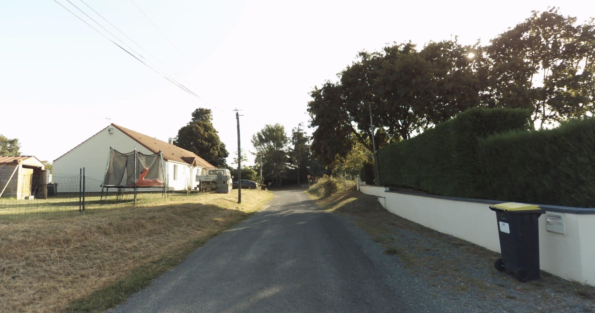 Street view near Gîte La Pointe De Diamant, Martigné-Briand — © sogefi (CC BY-SA · Mapillary)