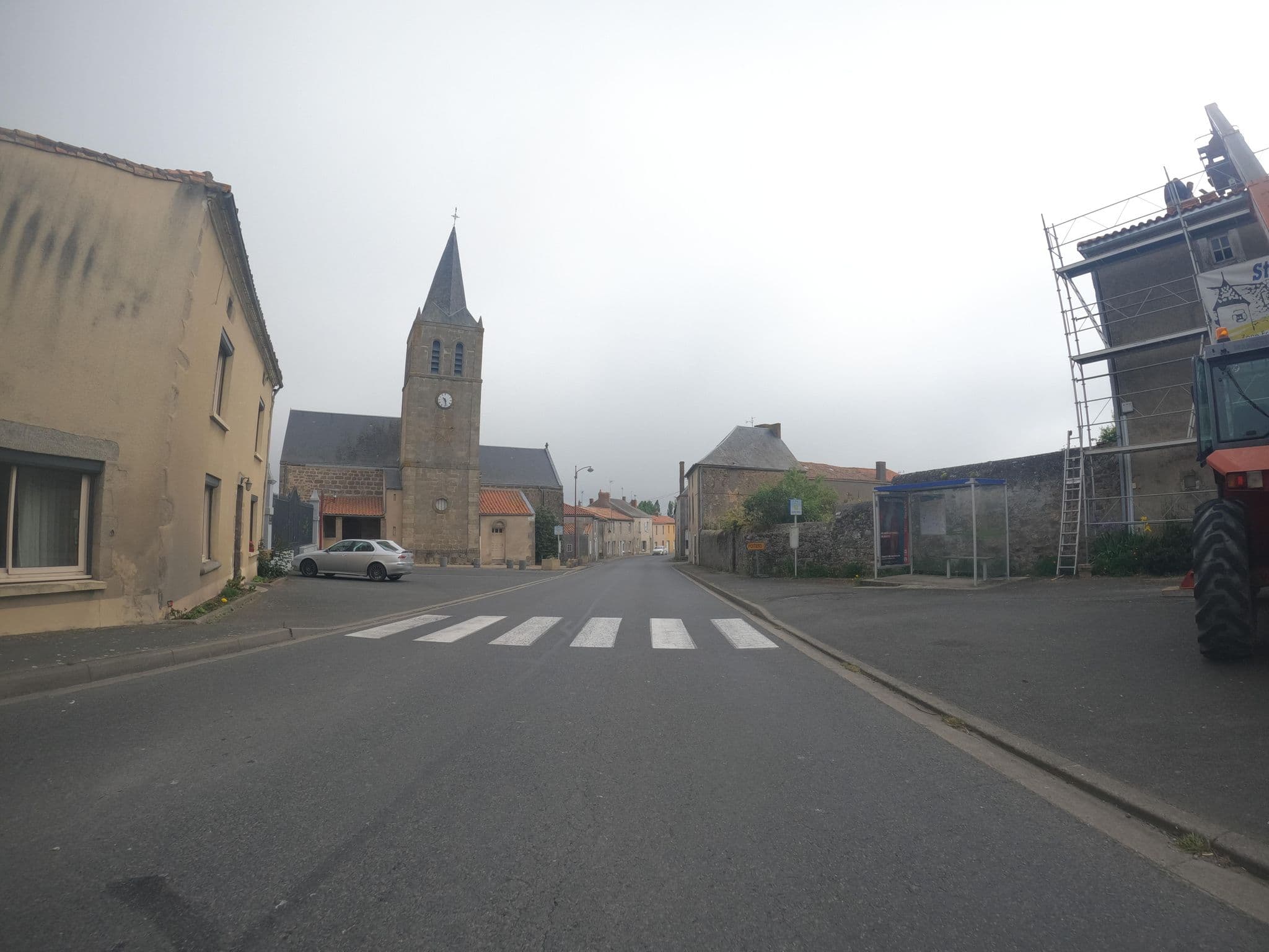 Street view near L'ancienne École, Saint-Varent — © lch (CC BY-SA · Mapillary)