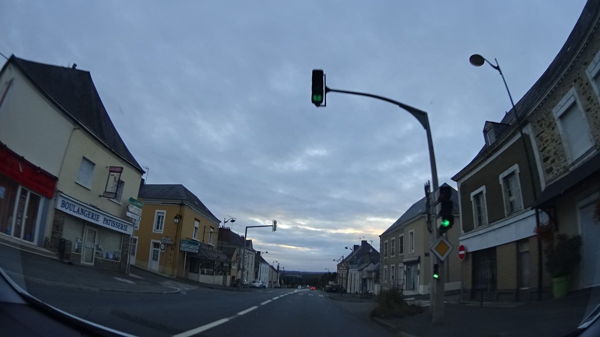 Street view near Hôtel du Croissant, Brûlon — © panieravide (CC BY-SA · Mapillary)