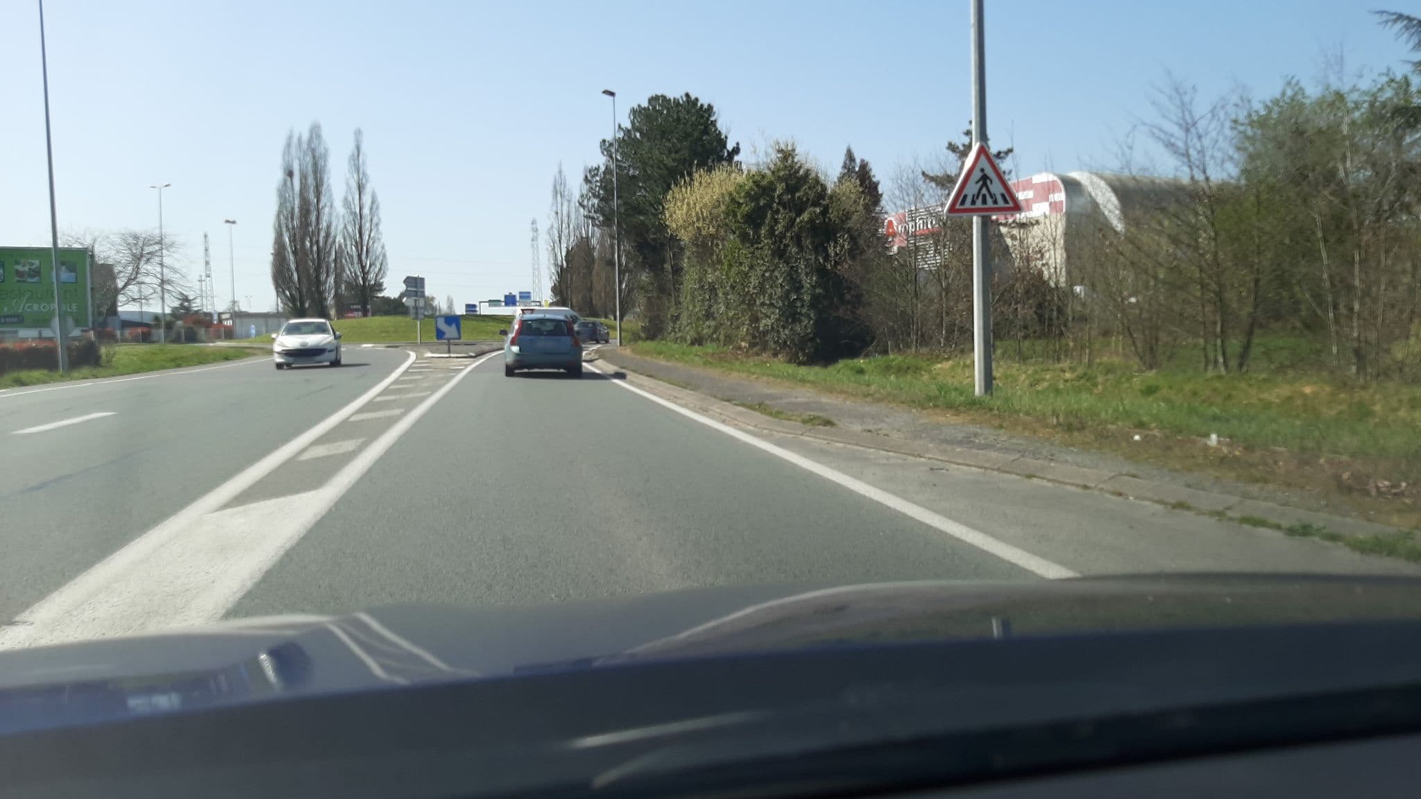 Street view near Brithotel Acropole Angers, Écouflant — © rodo69 (CC BY-SA · Mapillary)