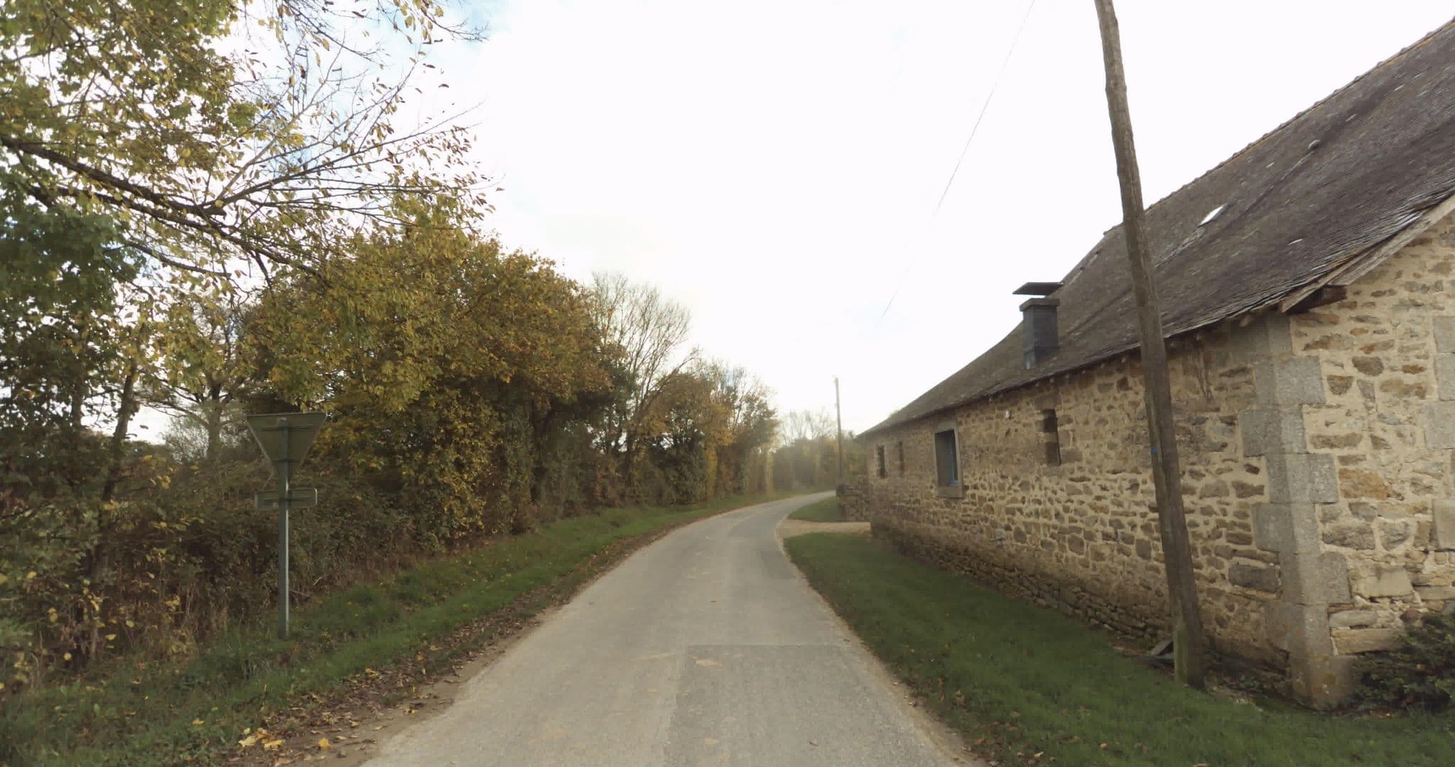 Street view near Gite de la Pichardière, Montsûrs — © sogefi (CC BY-SA · Mapillary)