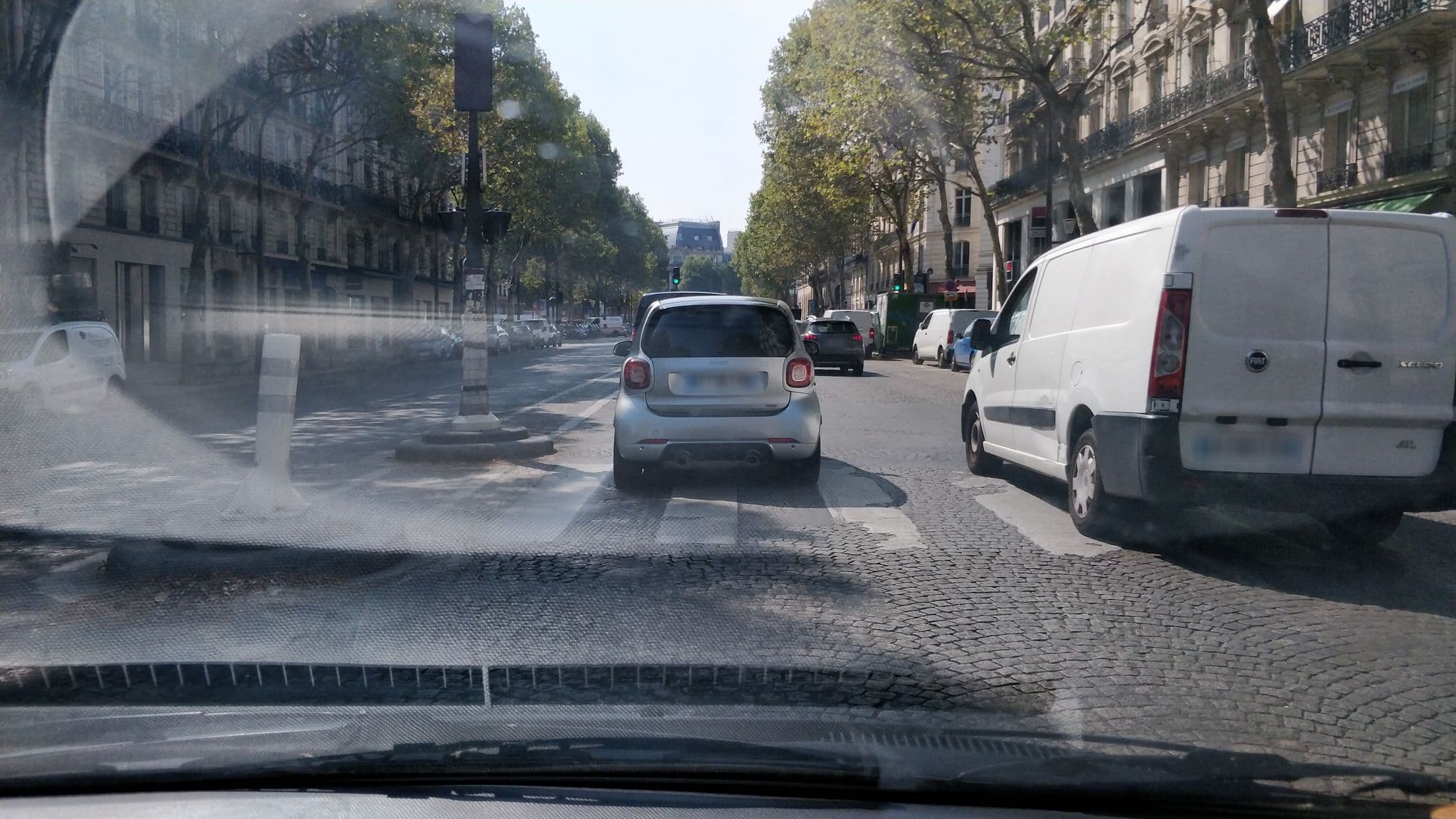 Street view near Hôtel Florida, Paris 08 Élysée