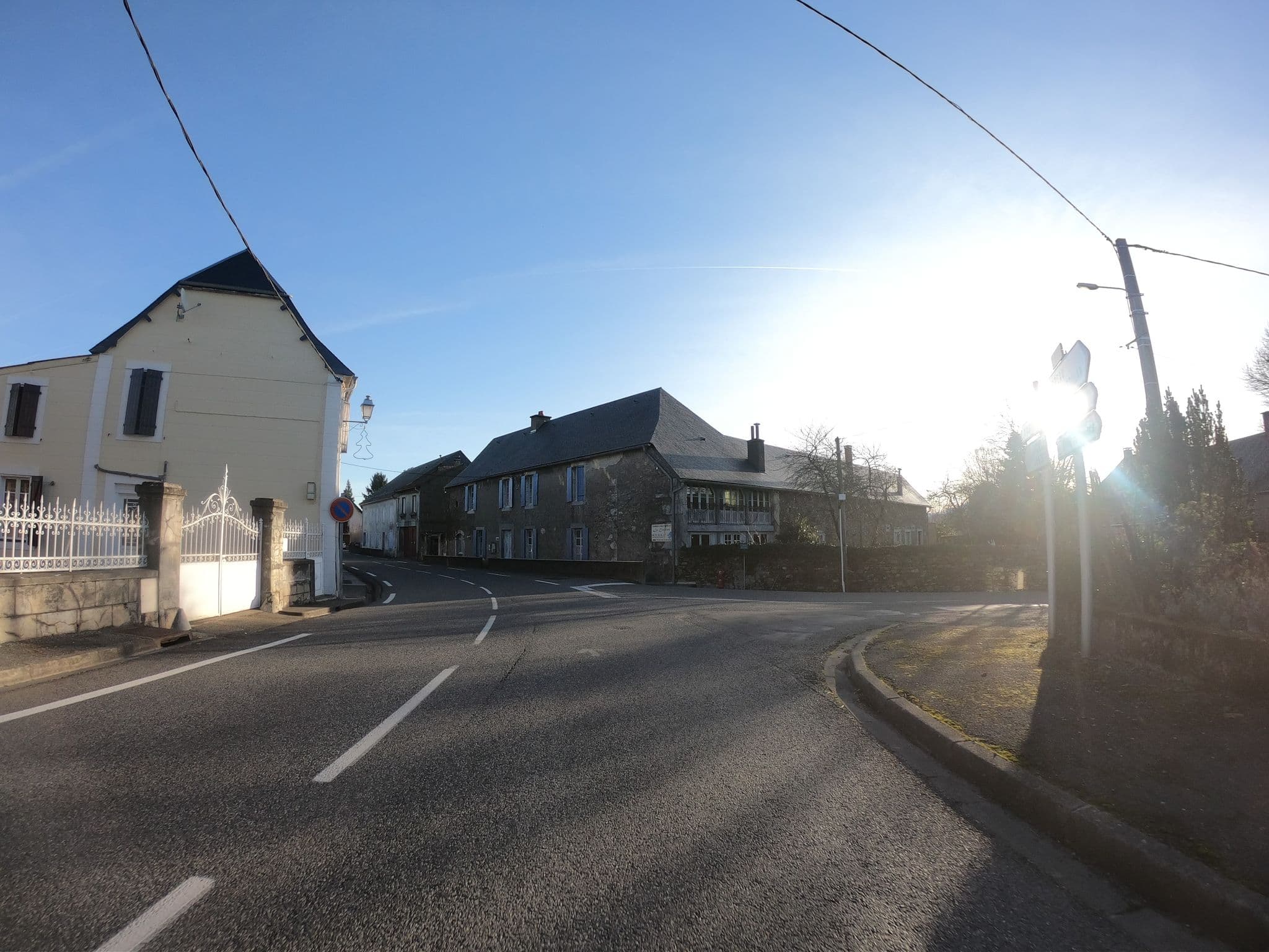 Street view near Le Closier, La Barthe-de-Neste — © joostjakob (CC BY-SA · Mapillary)