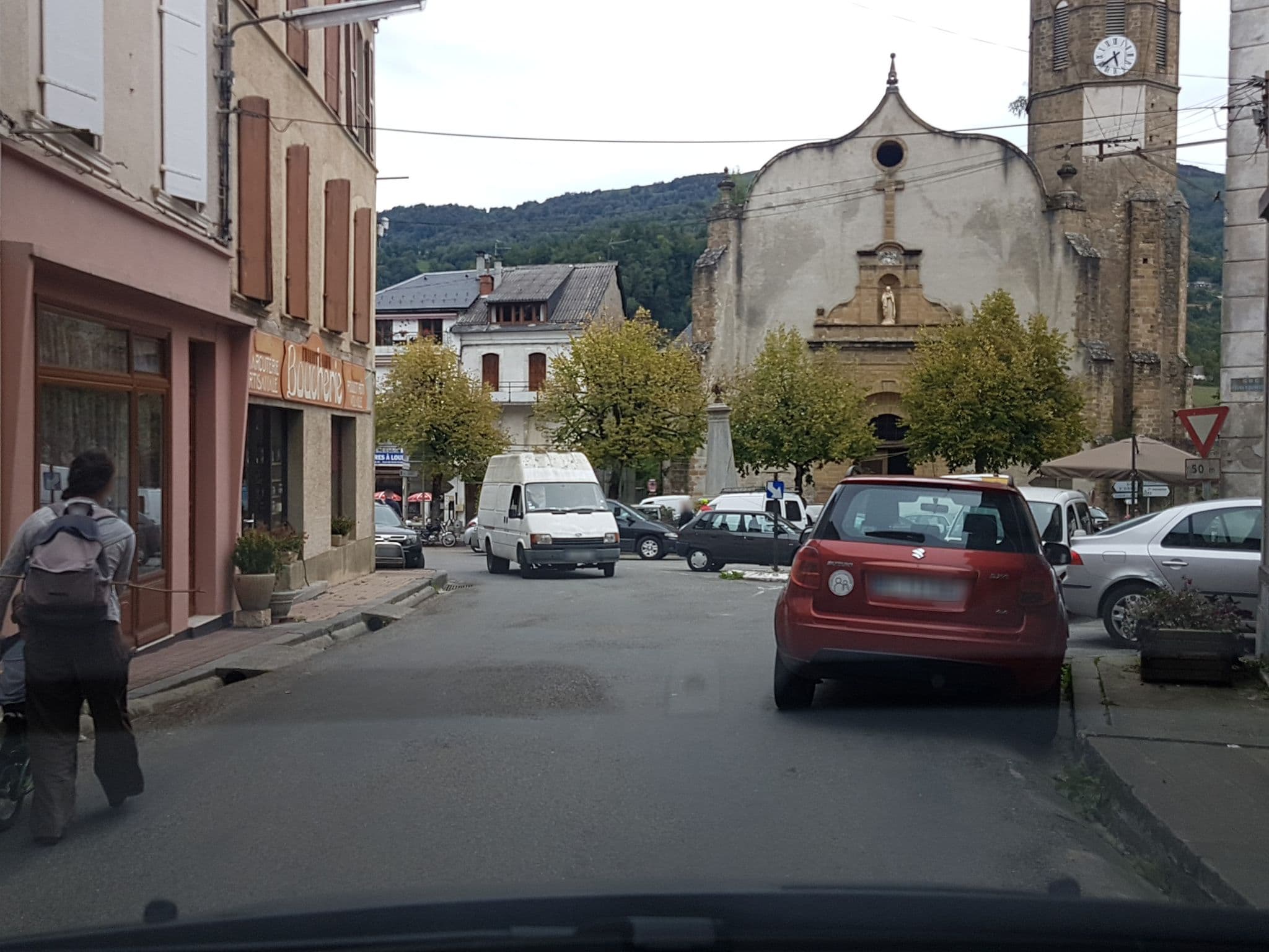 Street view near Hostellerie des Trois Seigneurs, Saint-Girons — © axelf8409 (CC BY-SA · Mapillary)