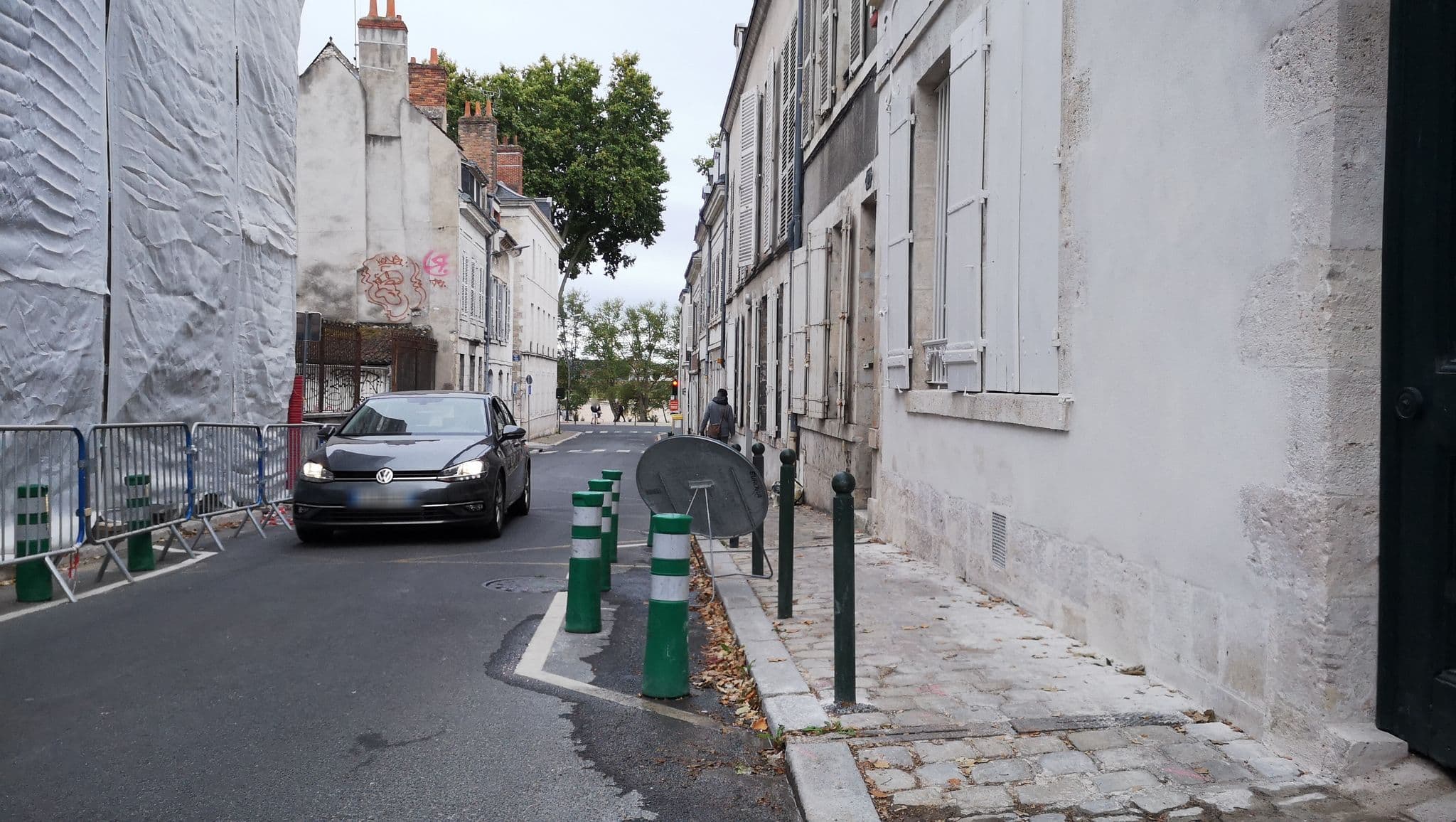 Street view near Chambres d'Hôtes de la Tour Neuve, Saint-Jean-le-Blanc — © u4y0u (CC BY-SA · Mapillary)